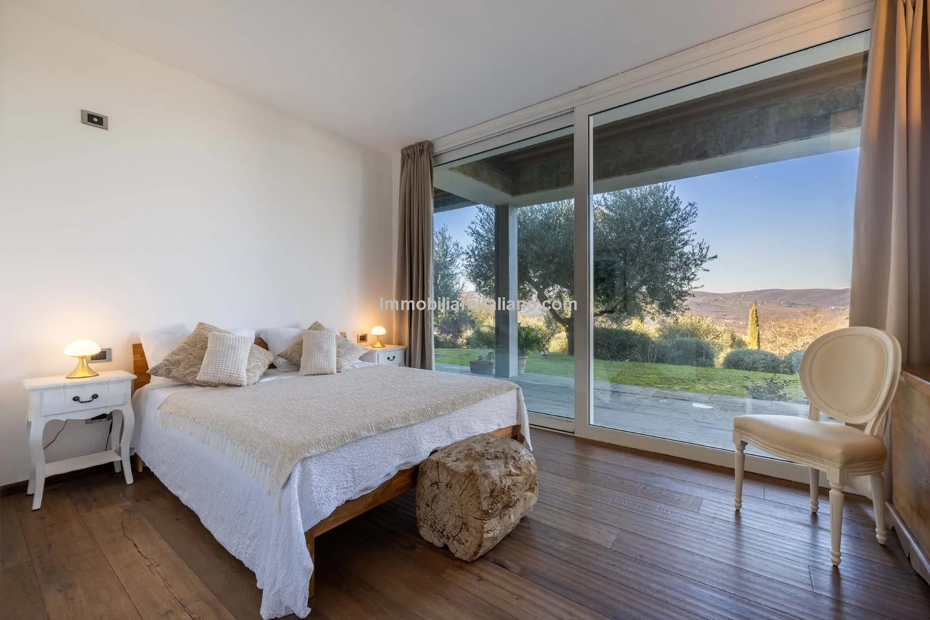 Contemporary 4-Bedroom Villa with Pool and Gardens in Scenic Todi, Umbria - View image 42 of 72