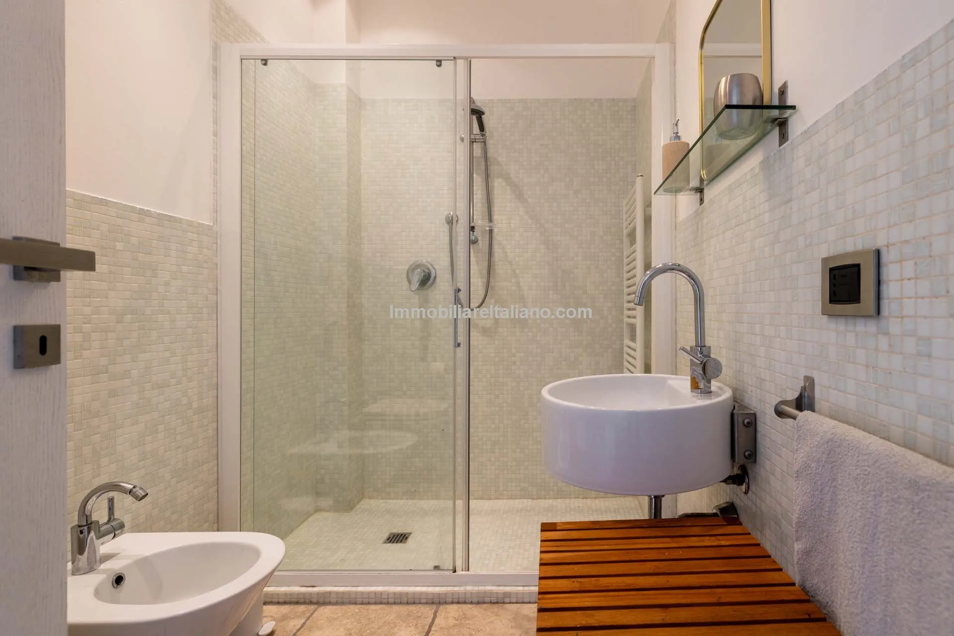 Contemporary 4-Bedroom Villa with Pool and Gardens in Scenic Todi, Umbria - View image 47 of 72