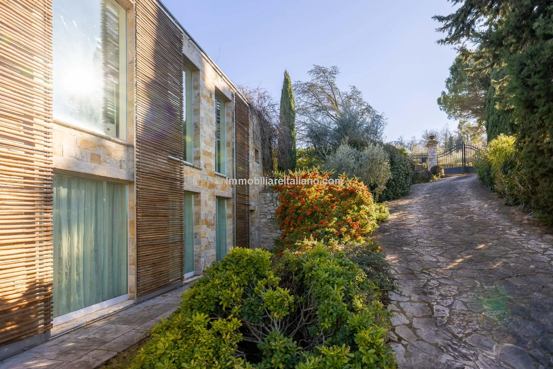 Contemporary 4-Bedroom Villa with Pool and Gardens in Scenic Todi, Umbria - View image 63 of 72