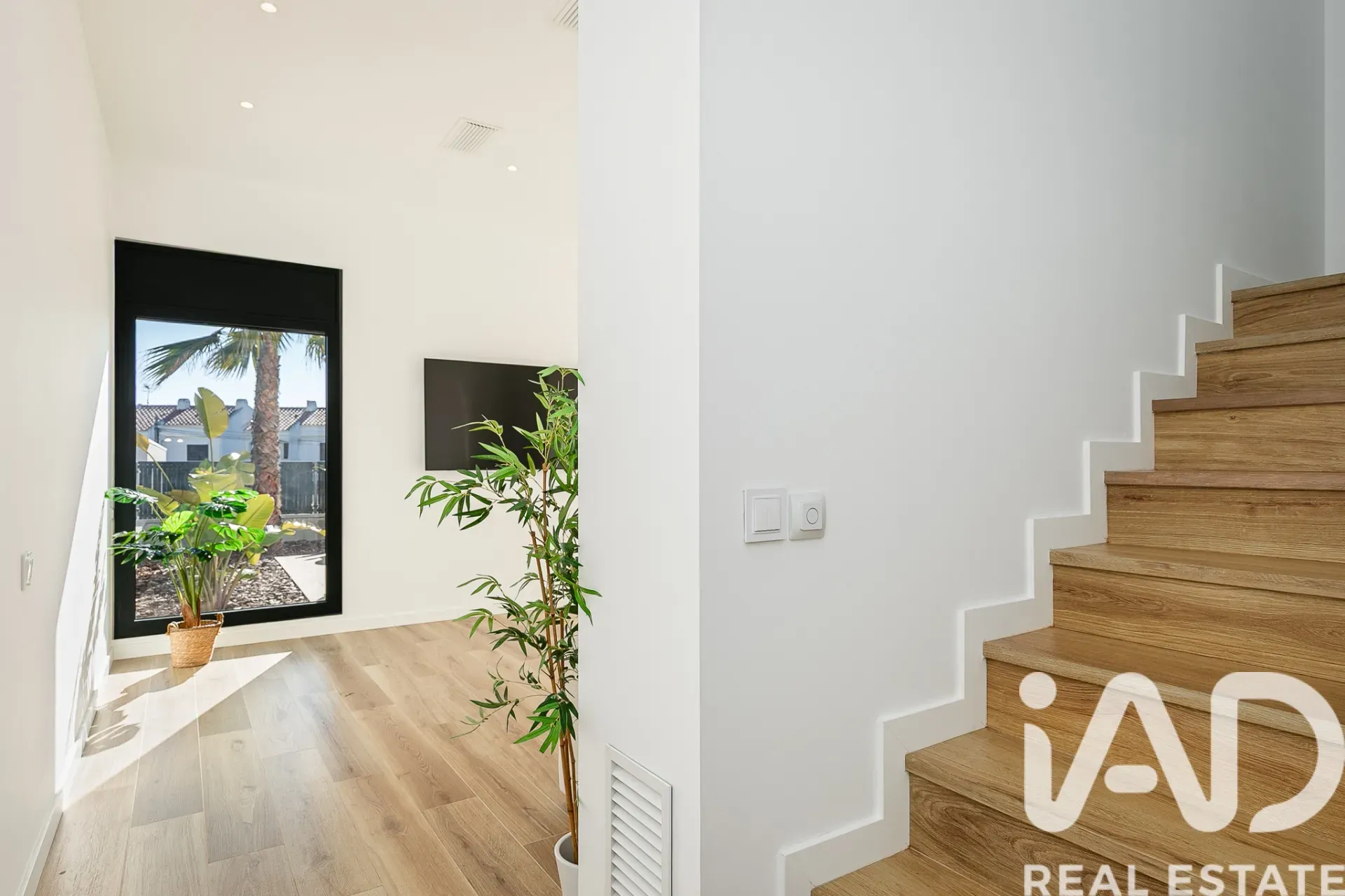 Contemporary 3-Bedroom Villa with Pool and Sea View in Cunit - View image 19 of 40