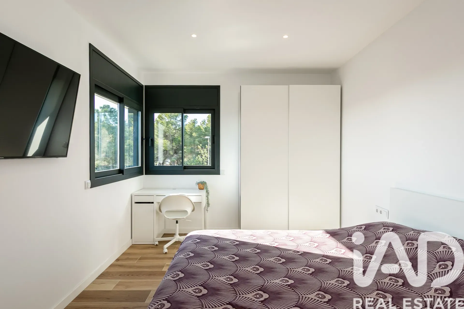 Contemporary 3-Bedroom Villa with Pool and Sea View in Cunit - View image 31 of 40