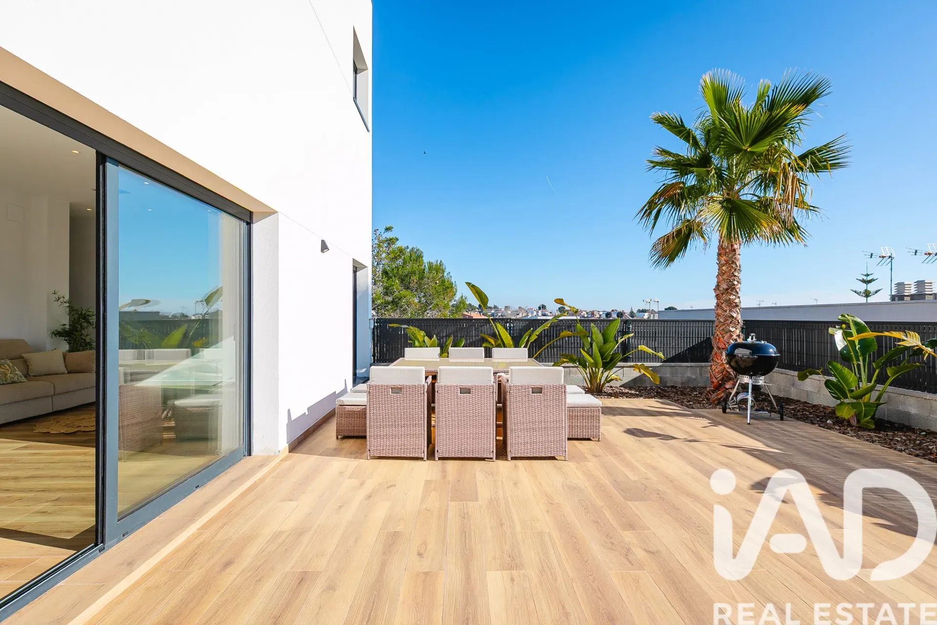 Contemporary 3-Bedroom Villa with Pool and Sea View in Cunit - View image 35 of 40