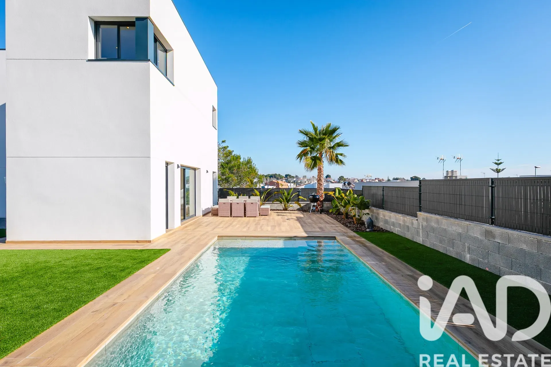 Contemporary 3-Bedroom Villa with Pool and Sea View in Cunit - View image 38 of 40