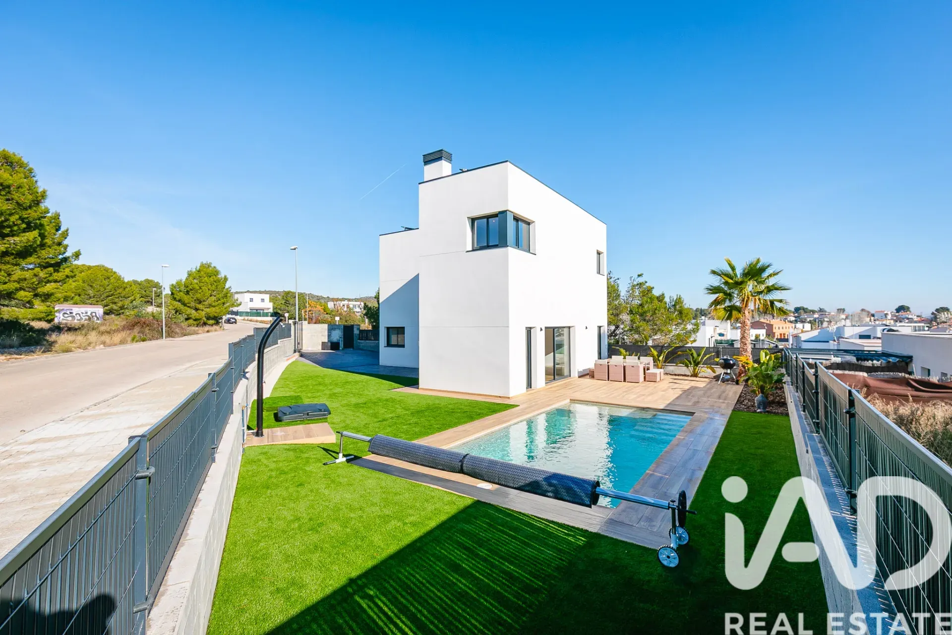 Contemporary 3-Bedroom Villa with Pool and Sea View in Cunit - View image 39 of 40