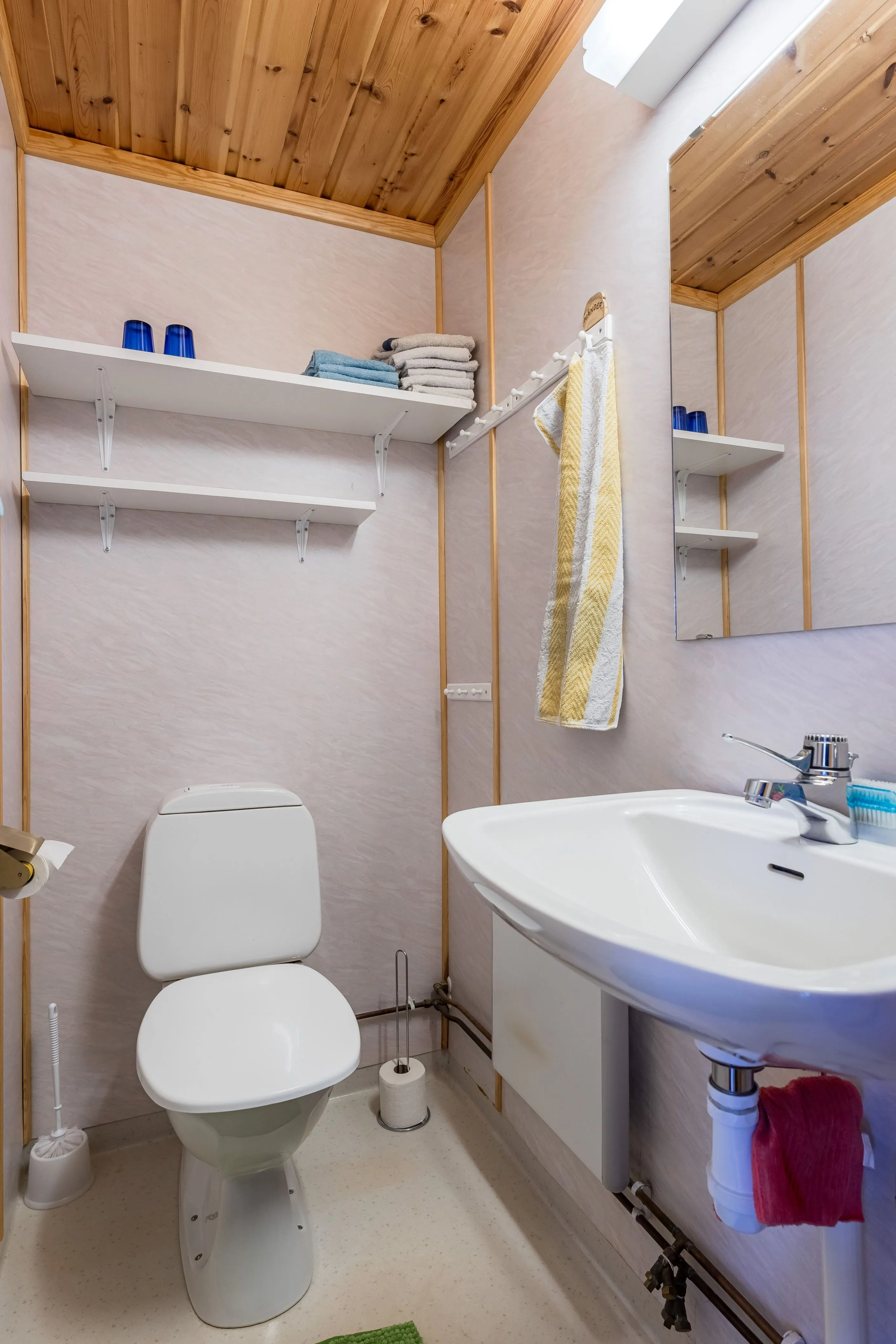 Scandinavian Country Retreat in Härjedalen with Prime Location - View image 19 of 33