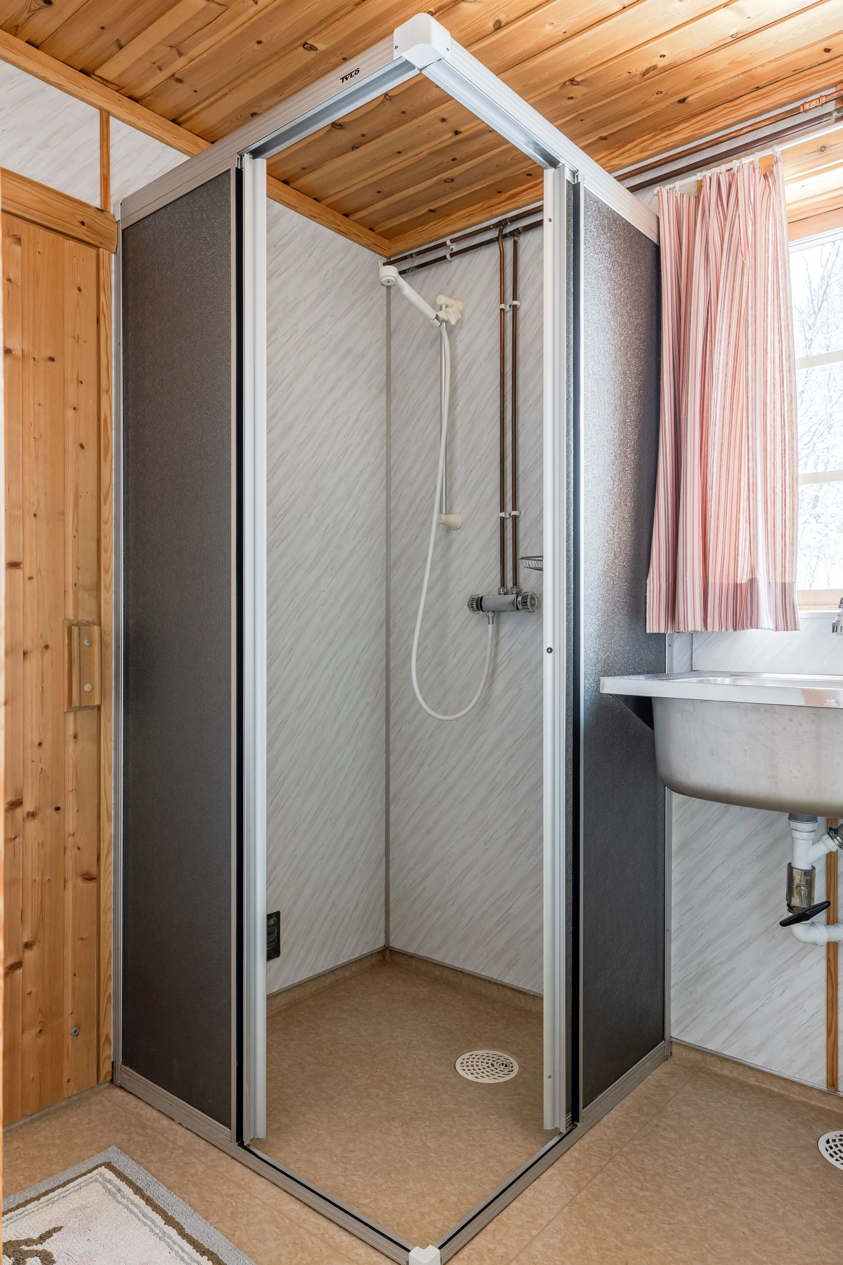 Scandinavian Country Retreat in Härjedalen with Prime Location - View image 20 of 33