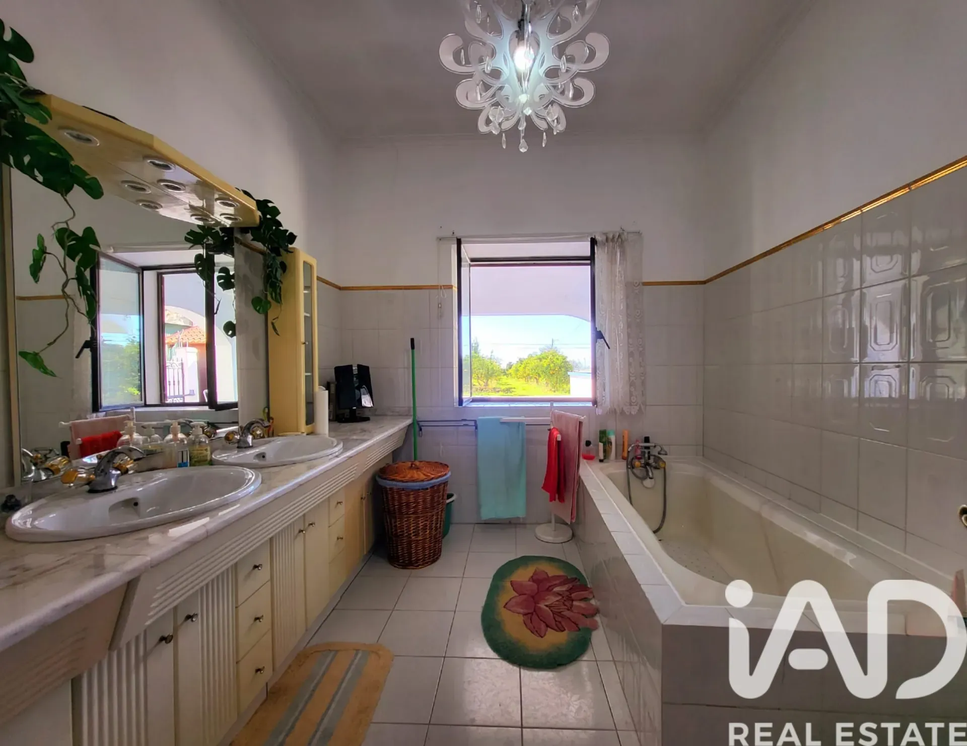 Elegant 4-Bedroom House with Citrus Orchard in Luz, Algarve - View image 12 of 37