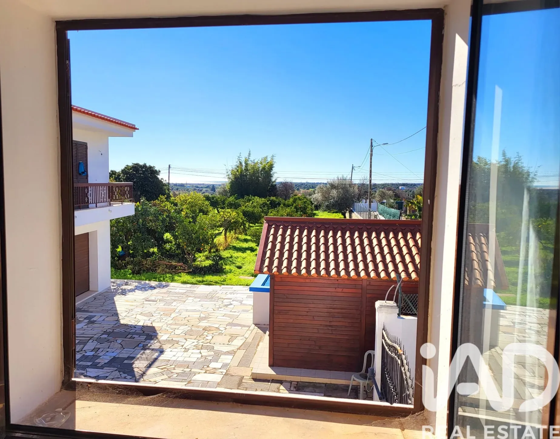 Elegant 4-Bedroom House with Citrus Orchard in Luz, Algarve - View image 18 of 37