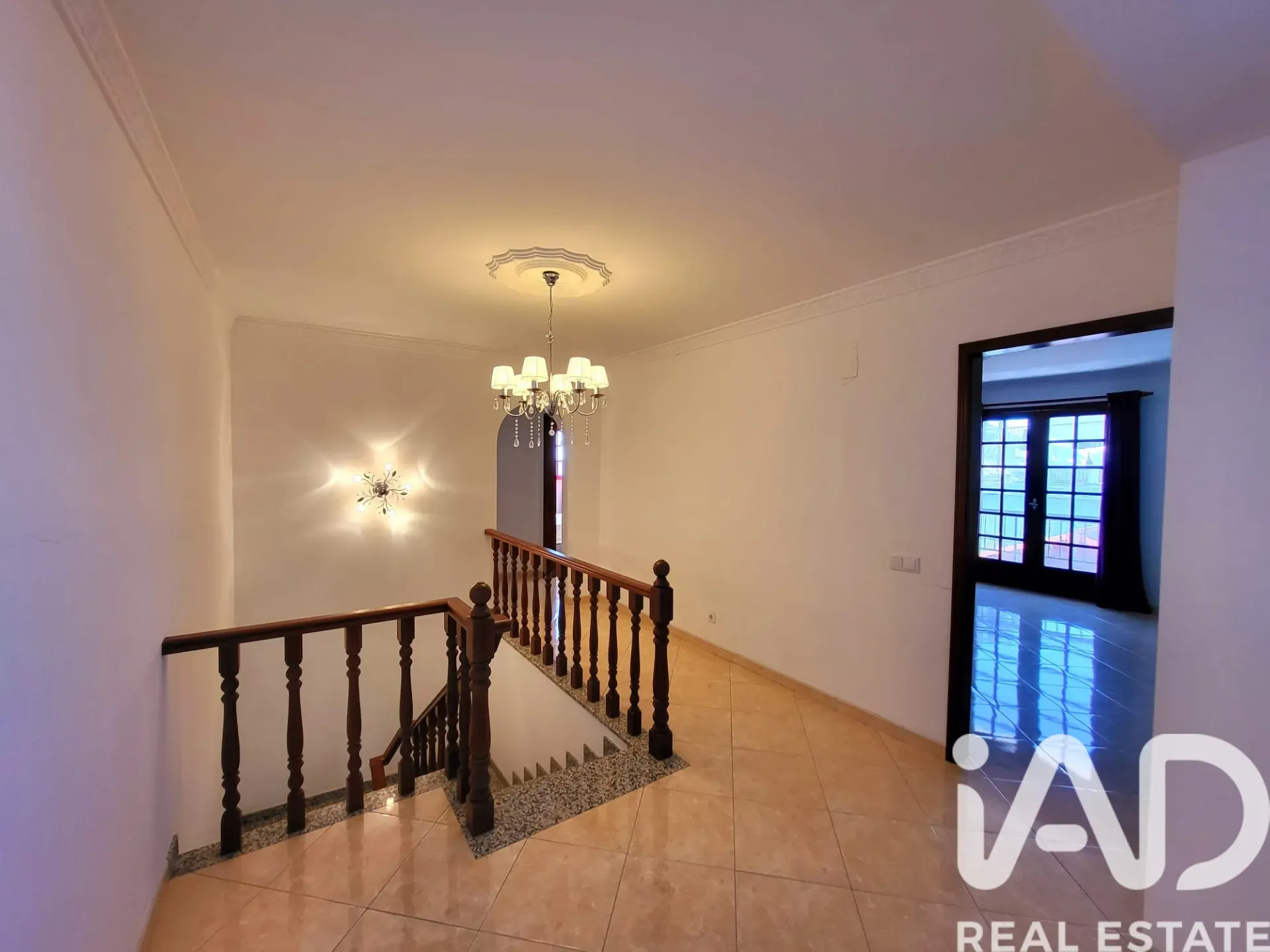 Elegant 4-Bedroom House with Citrus Orchard in Luz, Algarve - View image 22 of 37