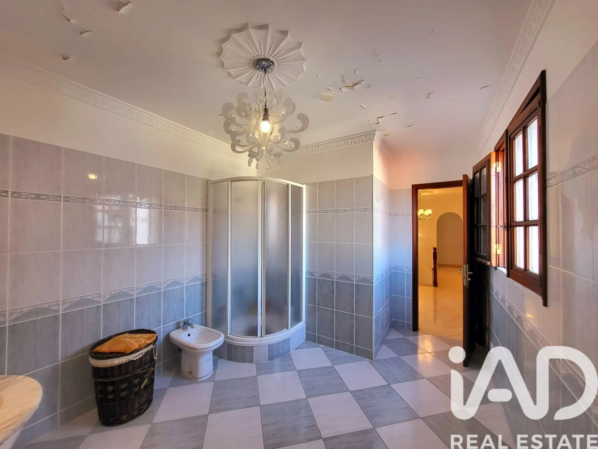 Elegant 4-Bedroom House with Citrus Orchard in Luz, Algarve - View image 23 of 37