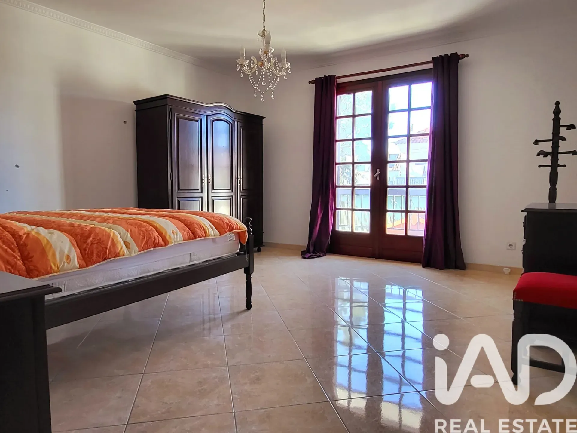 Elegant 4-Bedroom House with Citrus Orchard in Luz, Algarve - View image 25 of 37
