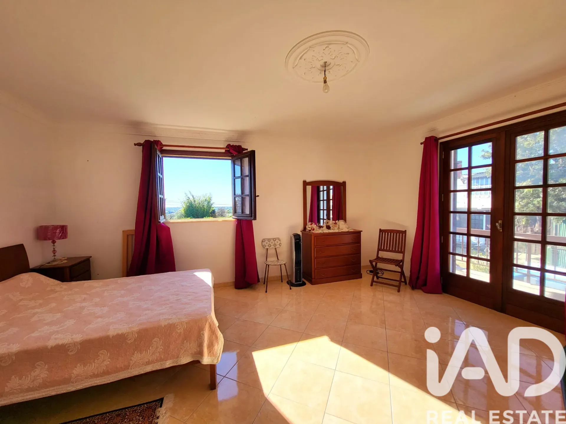 Elegant 4-Bedroom House with Citrus Orchard in Luz, Algarve - View image 27 of 37