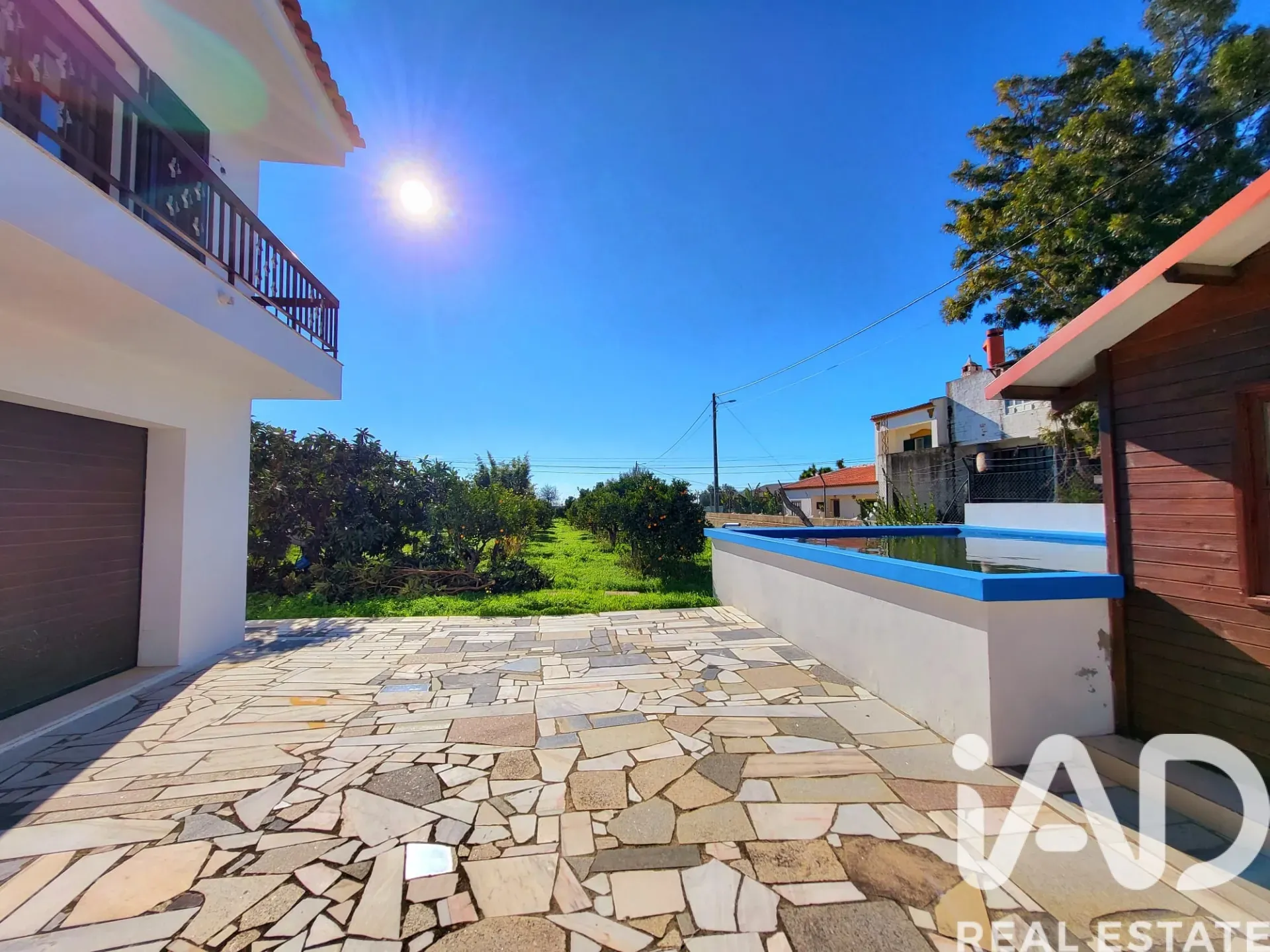 Elegant 4-Bedroom House with Citrus Orchard in Luz, Algarve - View image 33 of 37
