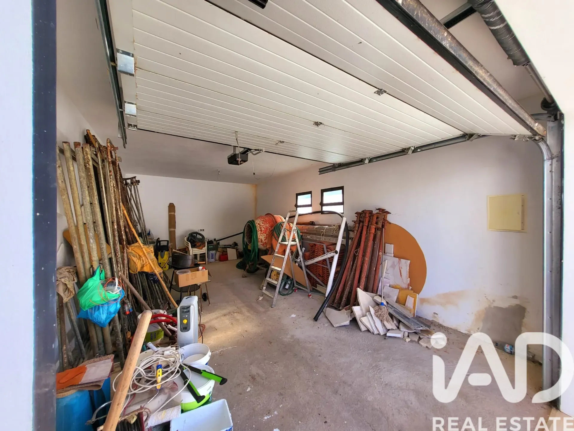 Elegant 4-Bedroom House with Citrus Orchard in Luz, Algarve - View image 34 of 37