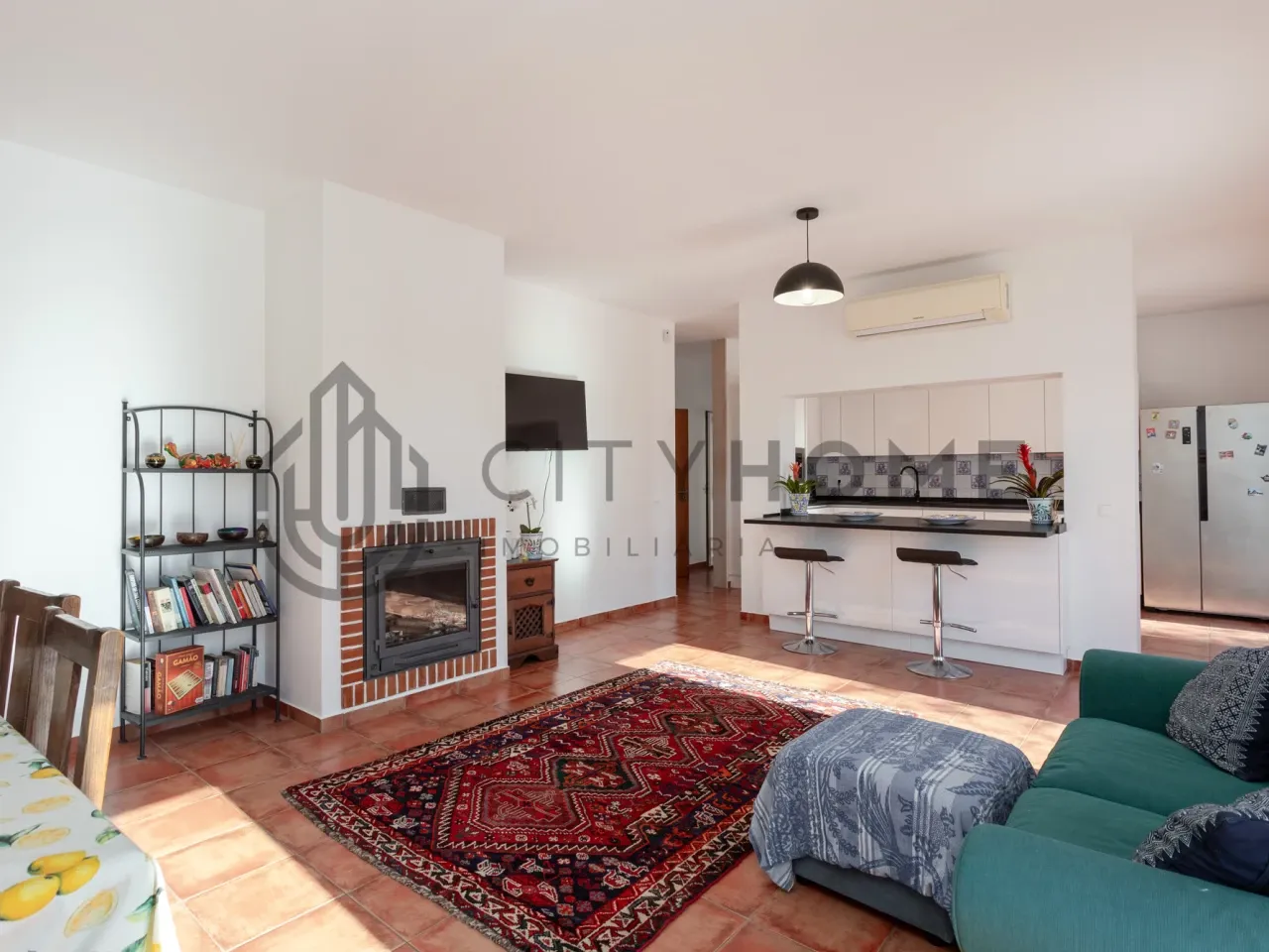 4-Bedroom Villa with Expansive Gardens and Infinity Pool in Silves, Portugal - View image 6 of 47