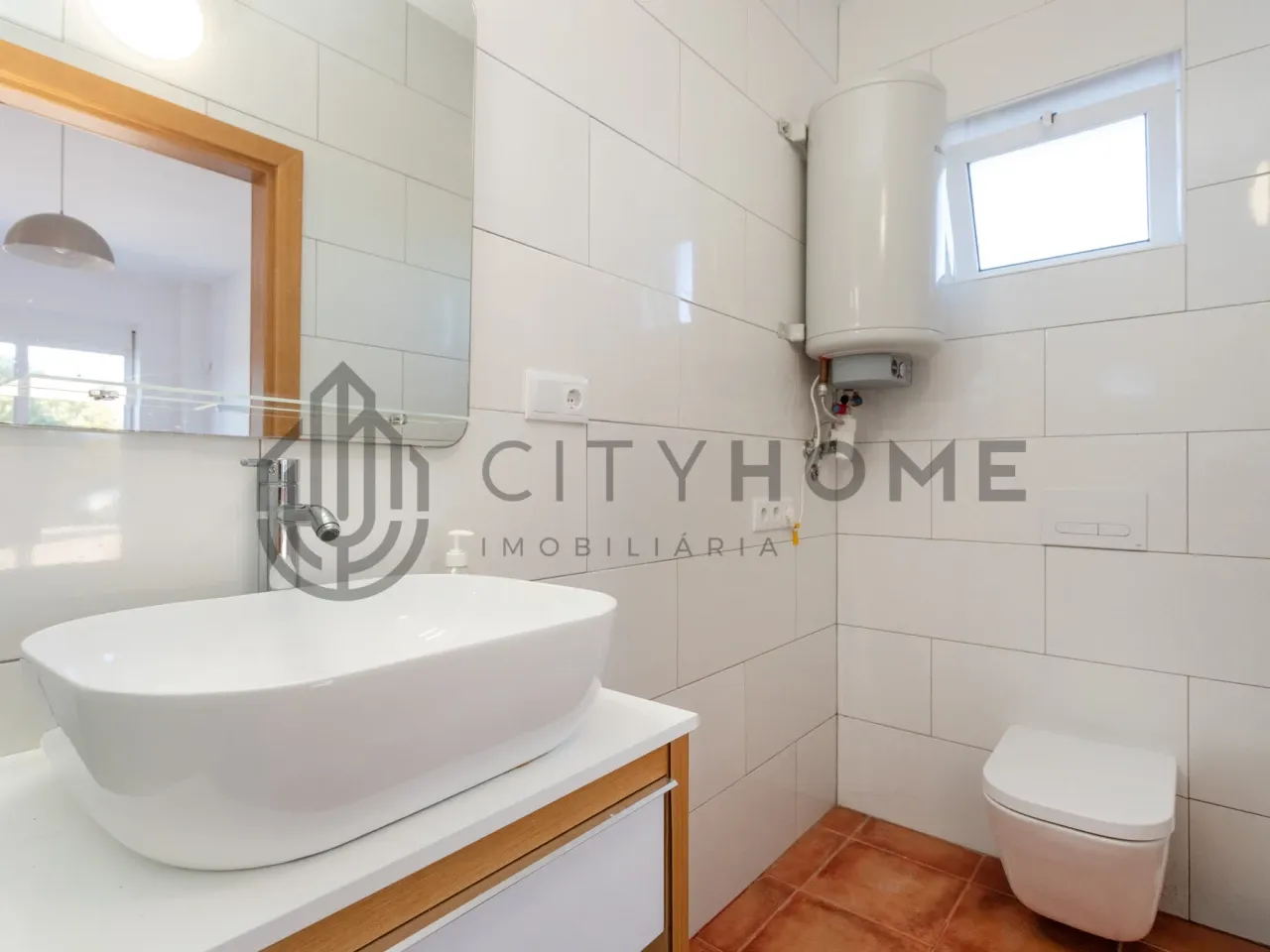 4-Bedroom Villa with Expansive Gardens and Infinity Pool in Silves, Portugal - View image 29 of 47