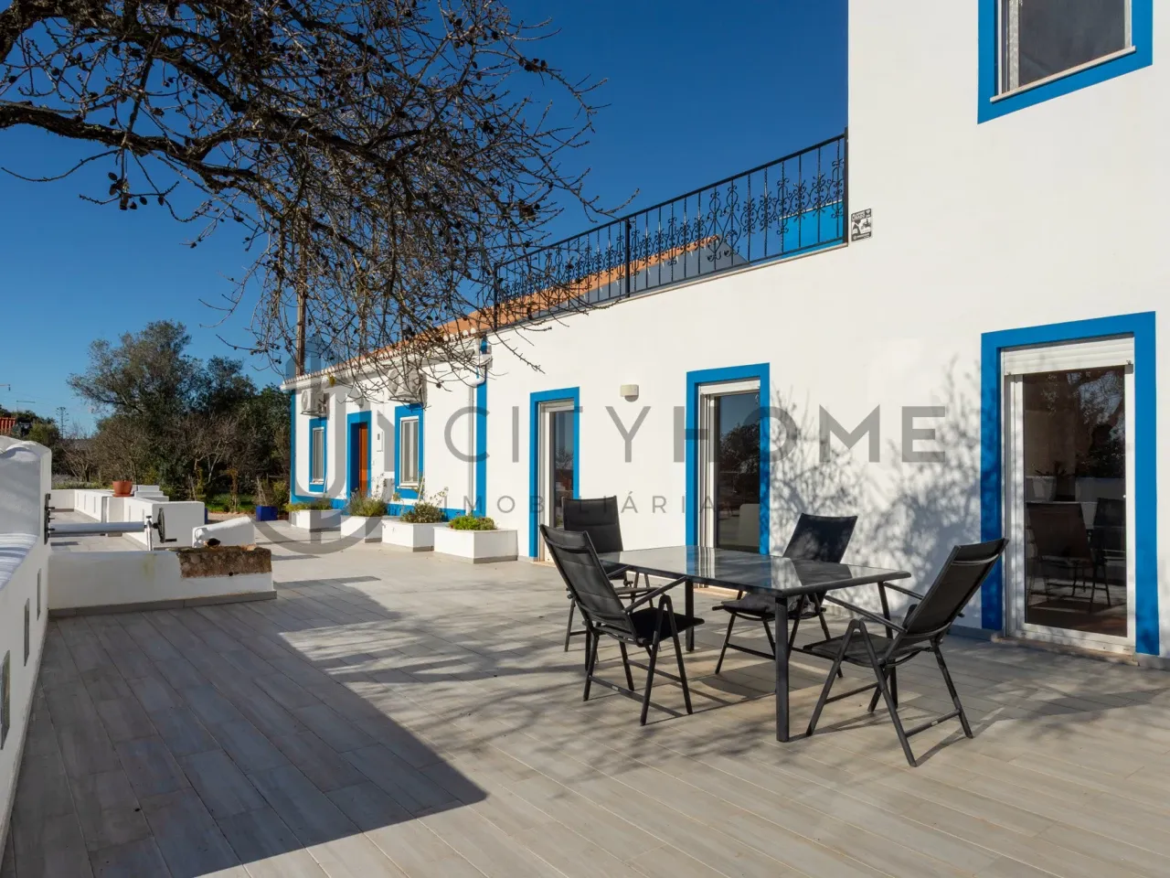 4-Bedroom Villa with Expansive Gardens and Infinity Pool in Silves, Portugal - View image 34 of 47