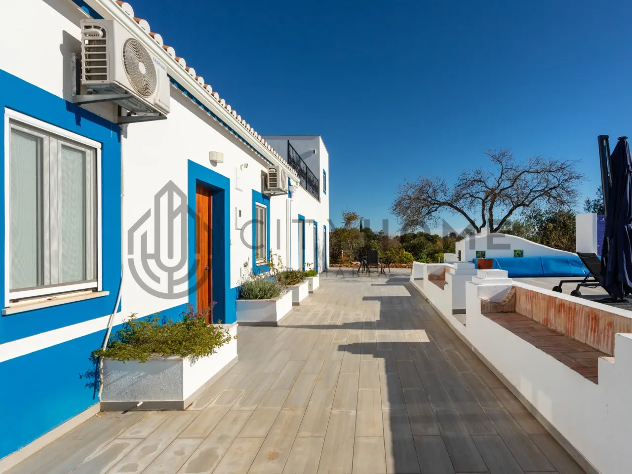 4-Bedroom Villa with Expansive Gardens and Infinity Pool in Silves, Portugal - View image 36 of 47