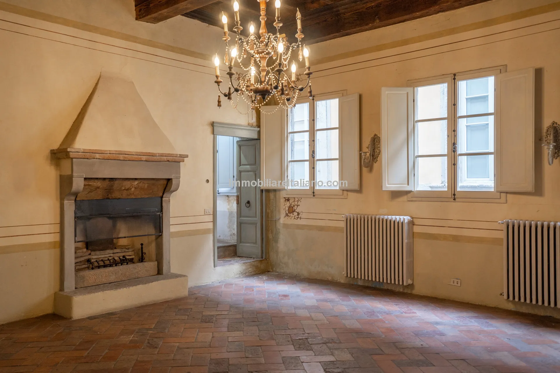 3-Bedroom House with Basement in Historic Sansepolcro, Tuscany - Image 4