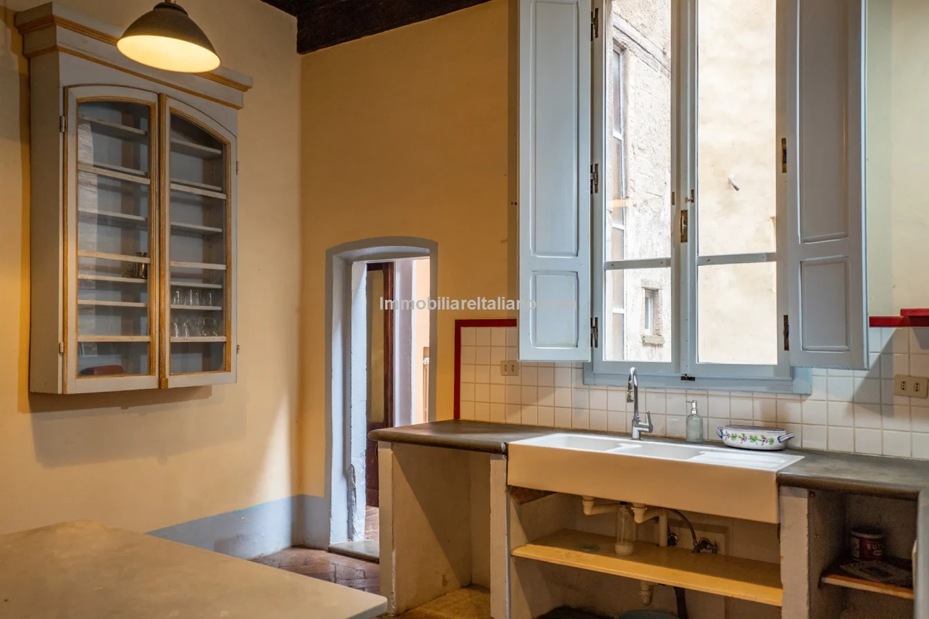 Huis met 3 slaapkamers en kelder in het historische Sansepolcro, Toscane - Bekijk afbeelding 12 van 36