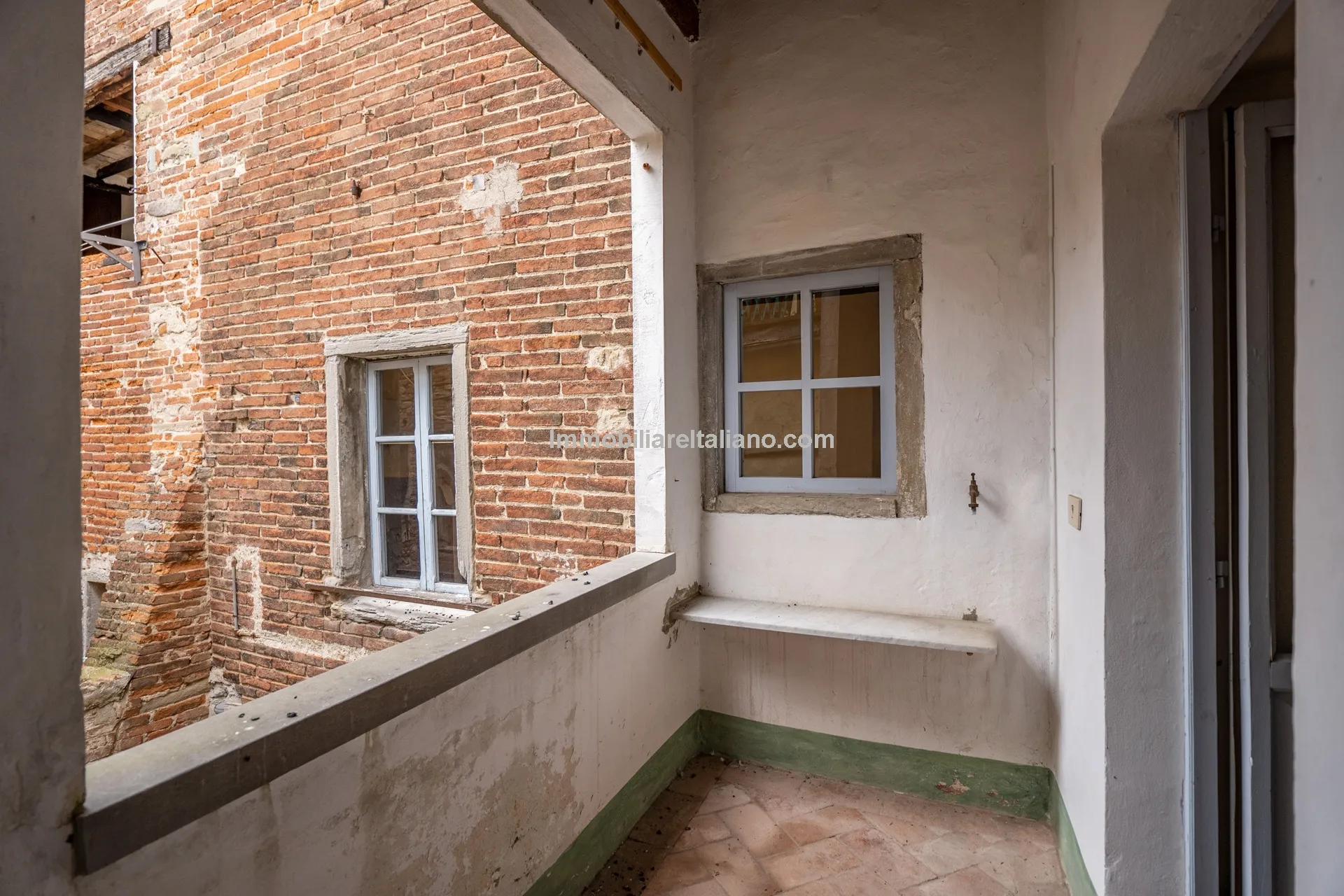 3-Bedroom House with Basement in Historic Sansepolcro, Tuscany - View image 19 of 36