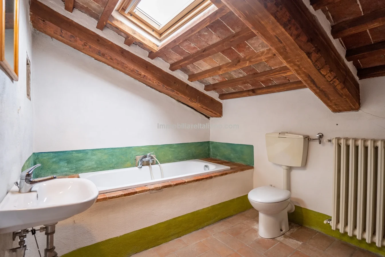 Huis met 3 slaapkamers en kelder in het historische Sansepolcro, Toscane - Bekijk afbeelding 27 van 36