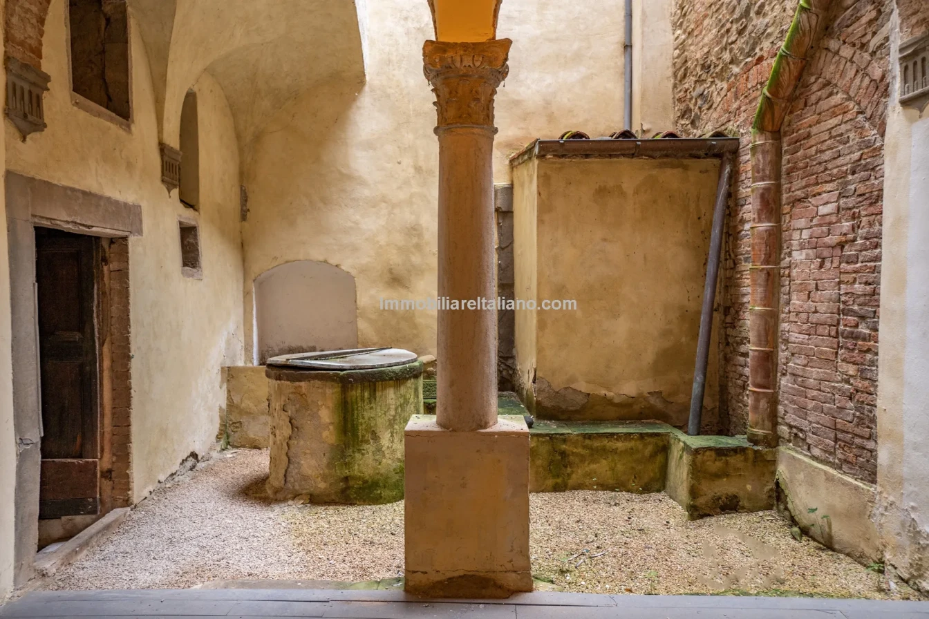 Huis met 3 slaapkamers en kelder in het historische Sansepolcro, Toscane - Bekijk afbeelding 34 van 36