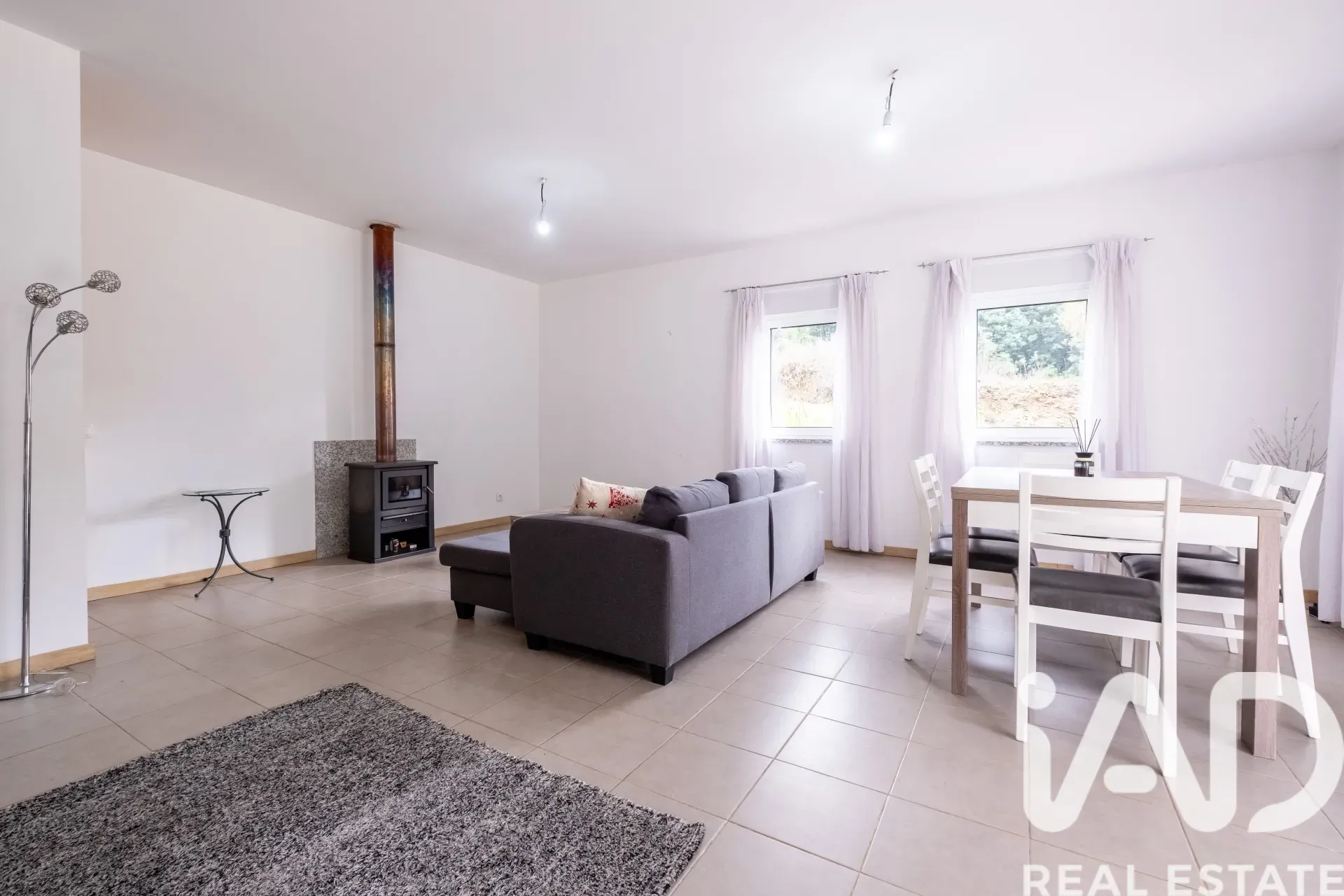 Contemporary 2-Bedroom House with Expansive Garden in Friumes, Portugal - View image 9 of 27