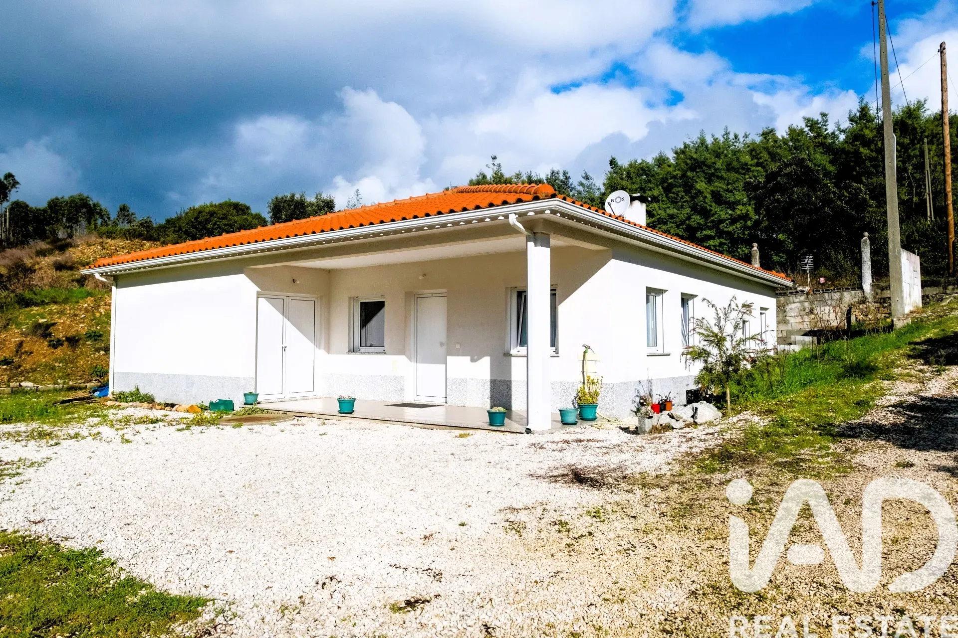 Contemporary 2-Bedroom House with Expansive Garden in Friumes, Portugal - View image 24 of 27