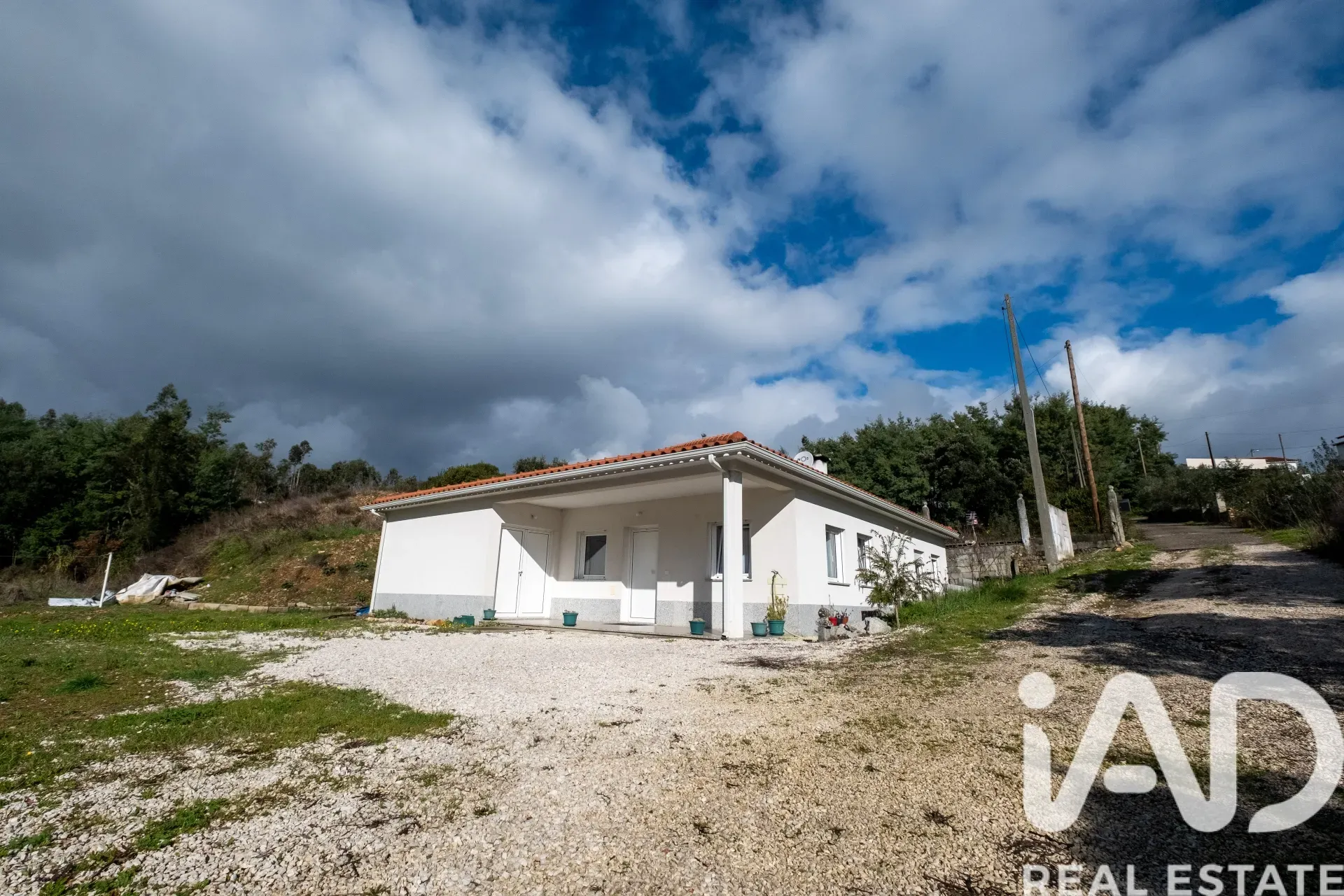Contemporary 2-Bedroom House with Expansive Garden in Friumes, Portugal - View image 25 of 27