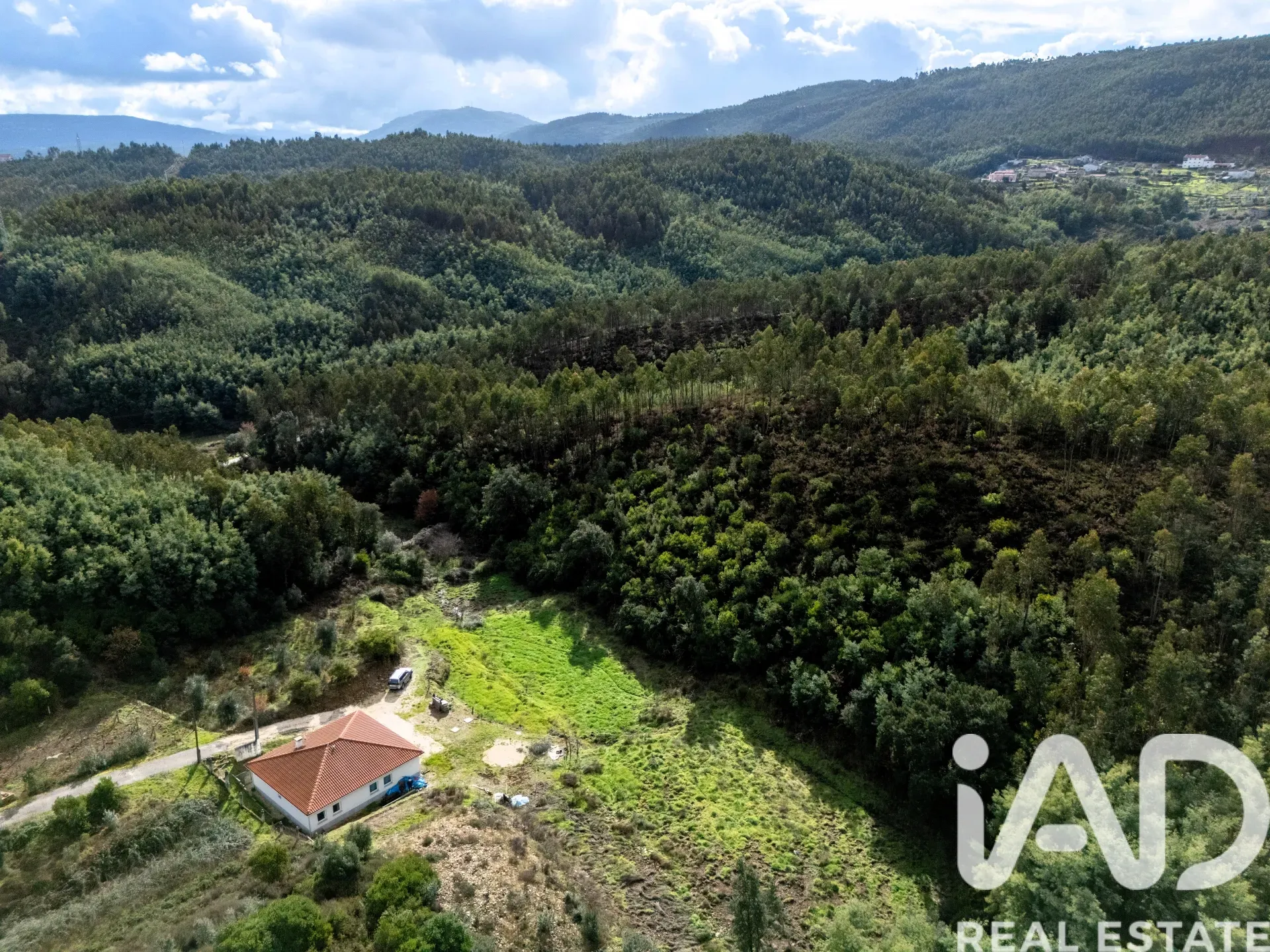 Contemporary 2-Bedroom House with Expansive Garden in Friumes, Portugal - View image 26 of 27