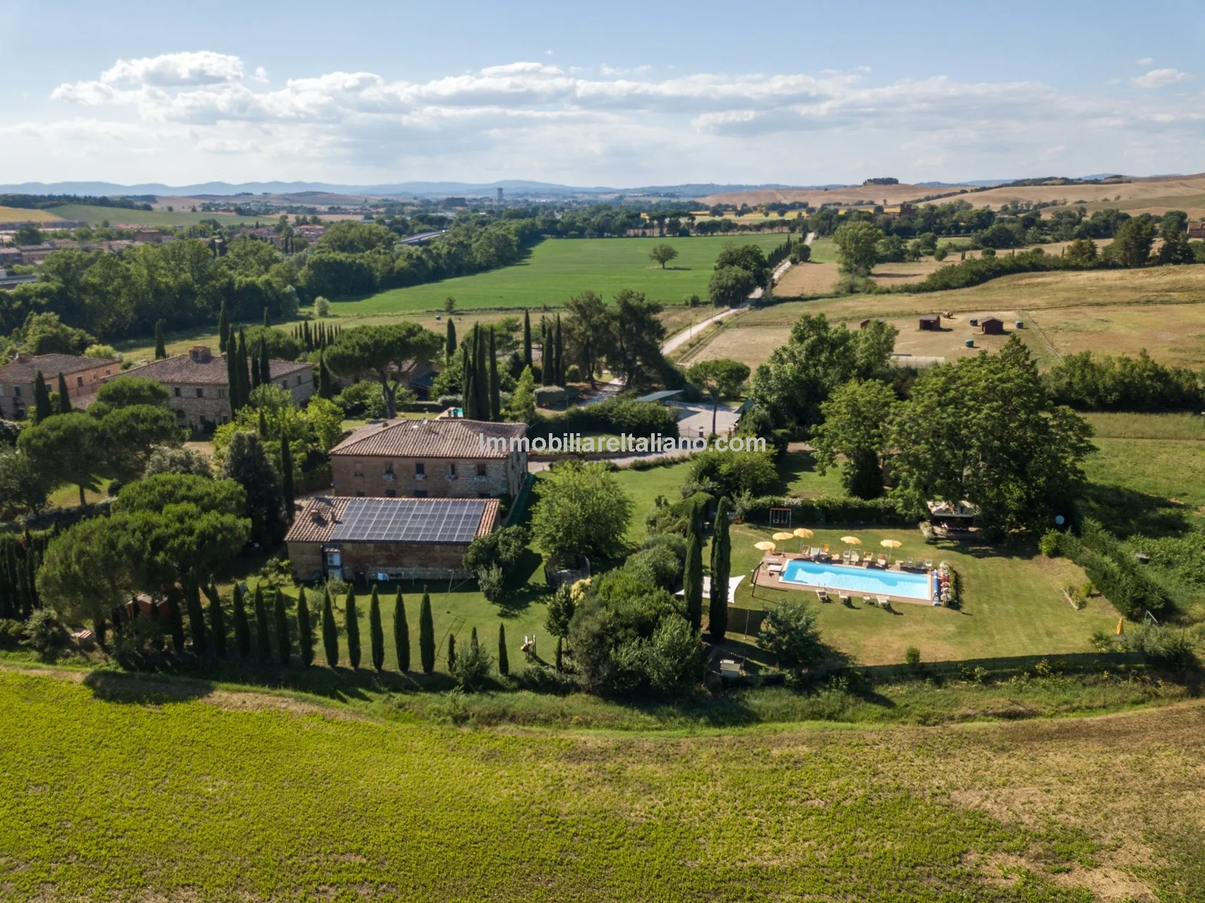 Tuscan Farmhouse with Agritourism Potential near Siena - View image 8 of 63