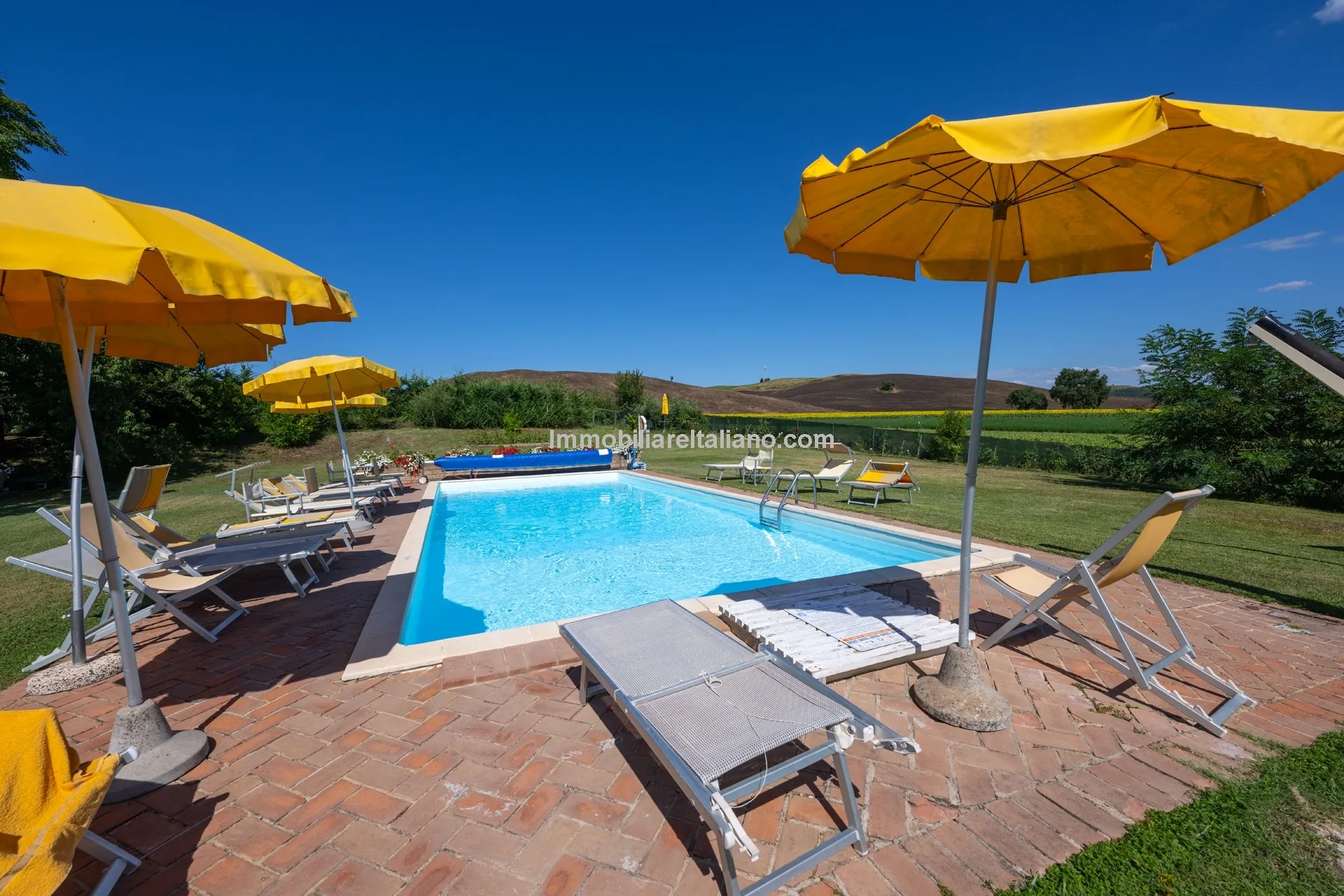 Tuscan Farmhouse with Agritourism Potential near Siena - View image 22 of 63