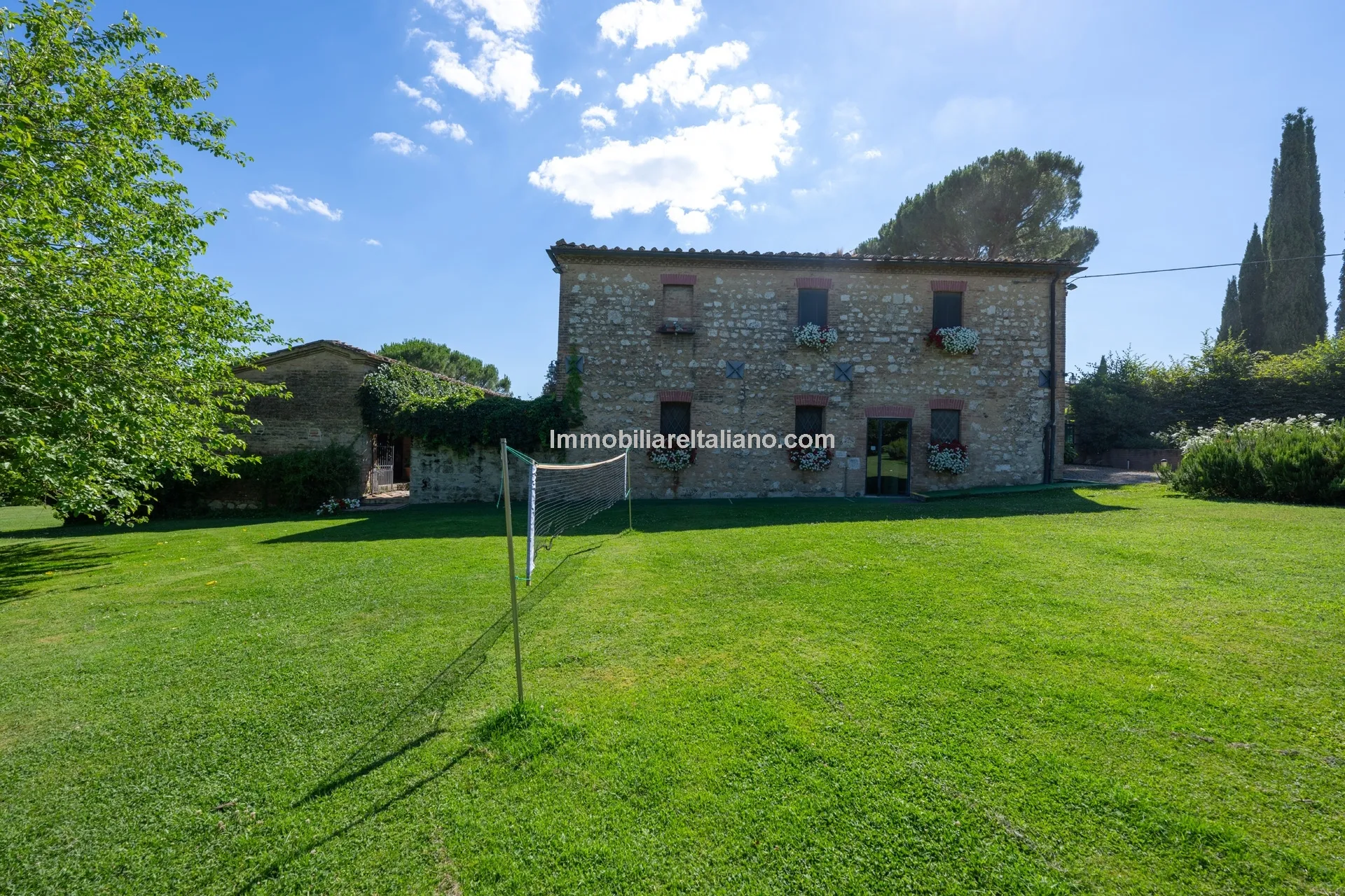 Tuscan Farmhouse with Agritourism Potential near Siena - View image 23 of 63