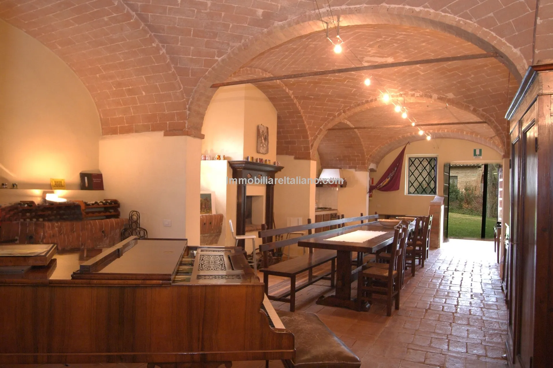 Tuscan Farmhouse with Agritourism Potential near Siena - View image 29 of 63