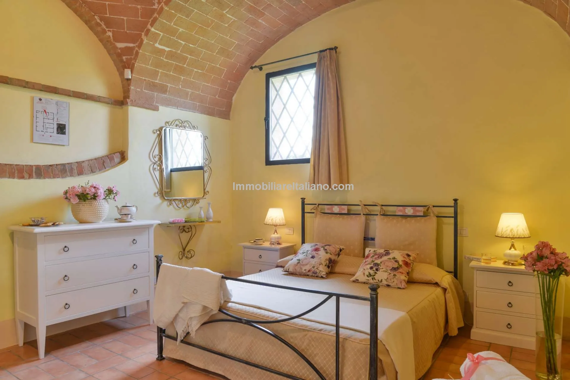 Tuscan Farmhouse with Agritourism Potential near Siena - View image 34 of 63