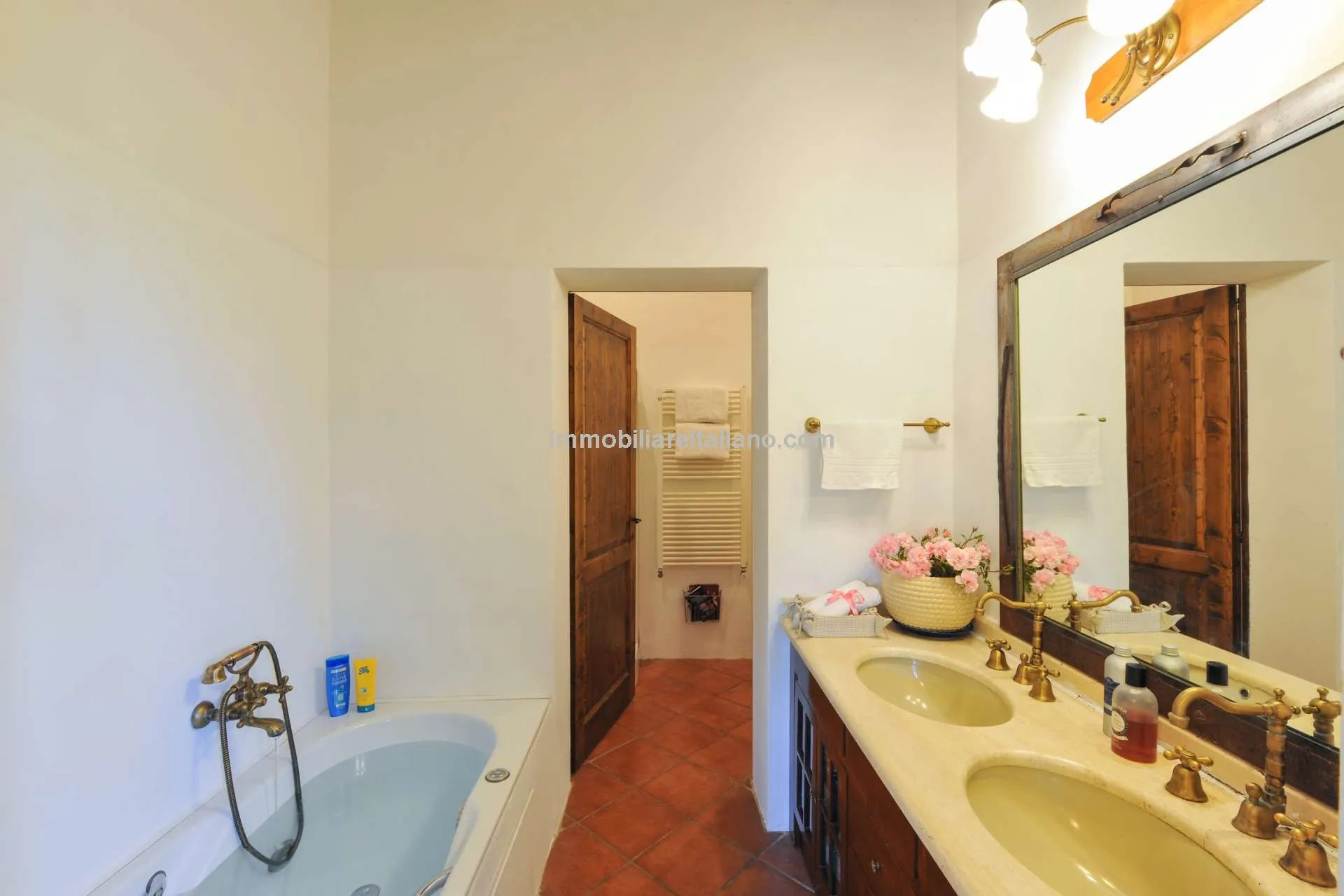 Tuscan Farmhouse with Agritourism Potential near Siena - View image 45 of 63