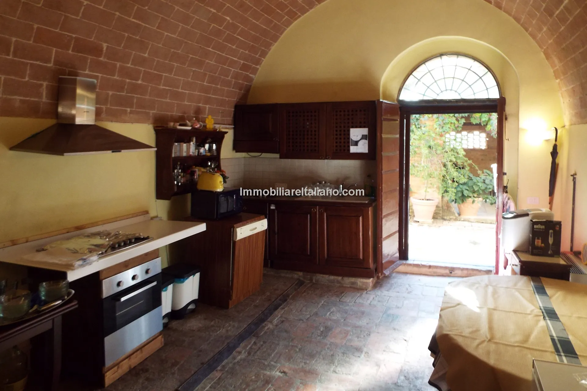 Tuscan Farmhouse with Agritourism Potential near Siena - View image 62 of 63