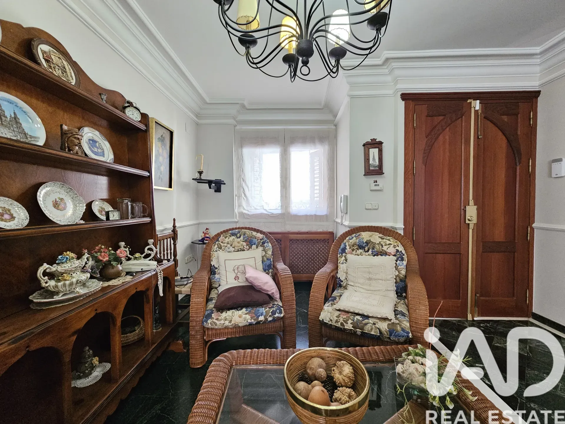 Spacious 4-Bedroom House with Balcony and Parking in Dúrcal, Andalusia - Image 4