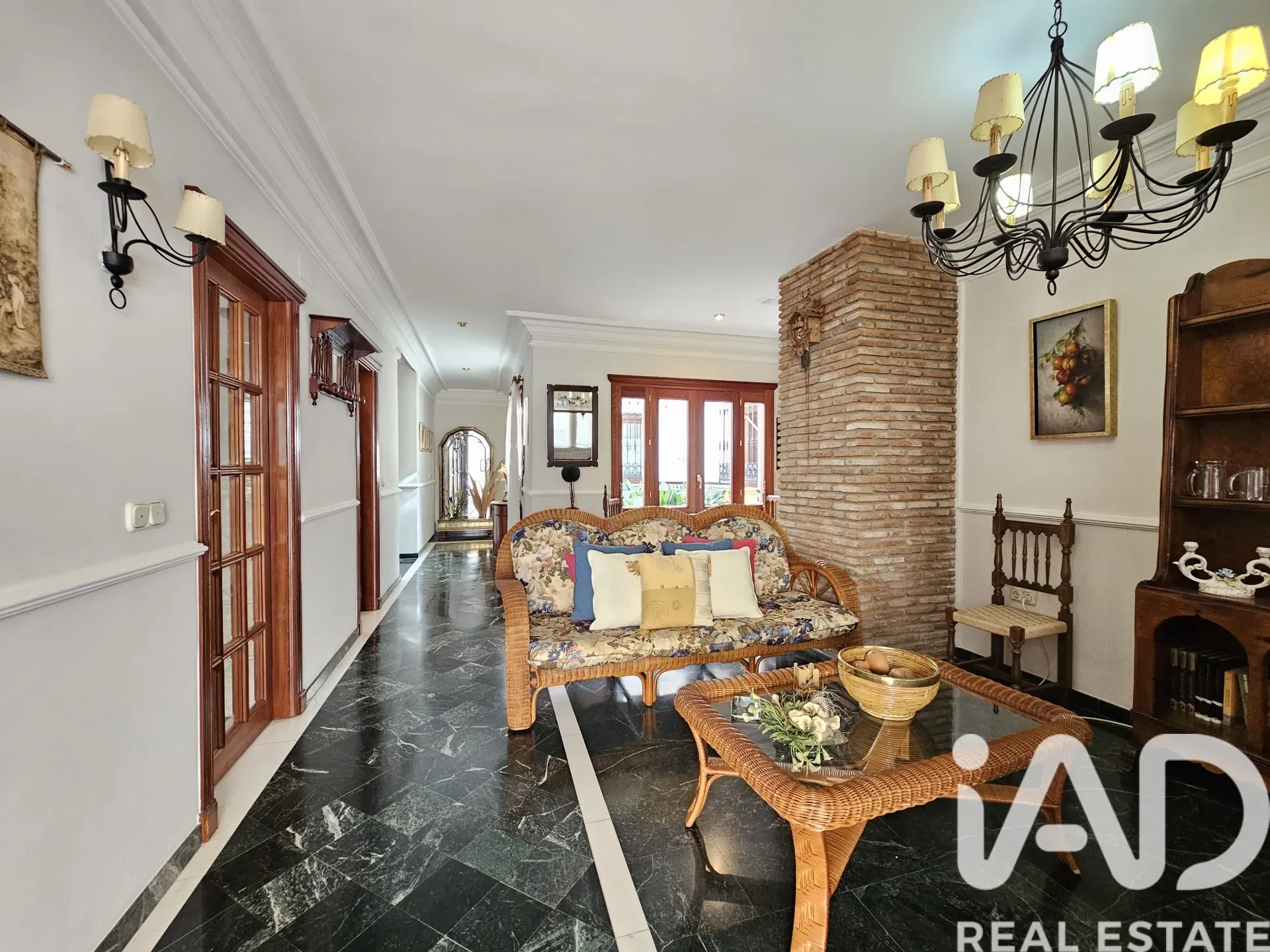 Spacious 4-Bedroom House with Balcony and Parking in Dúrcal, Andalusia - Image 5