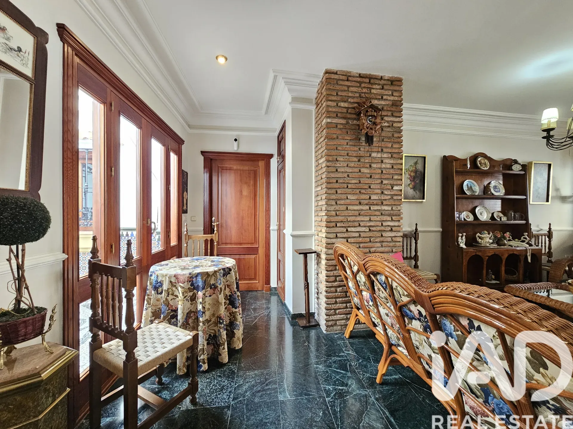 Spacious 4-Bedroom House with Balcony and Parking in Dúrcal, Andalusia - View image 6 of 37