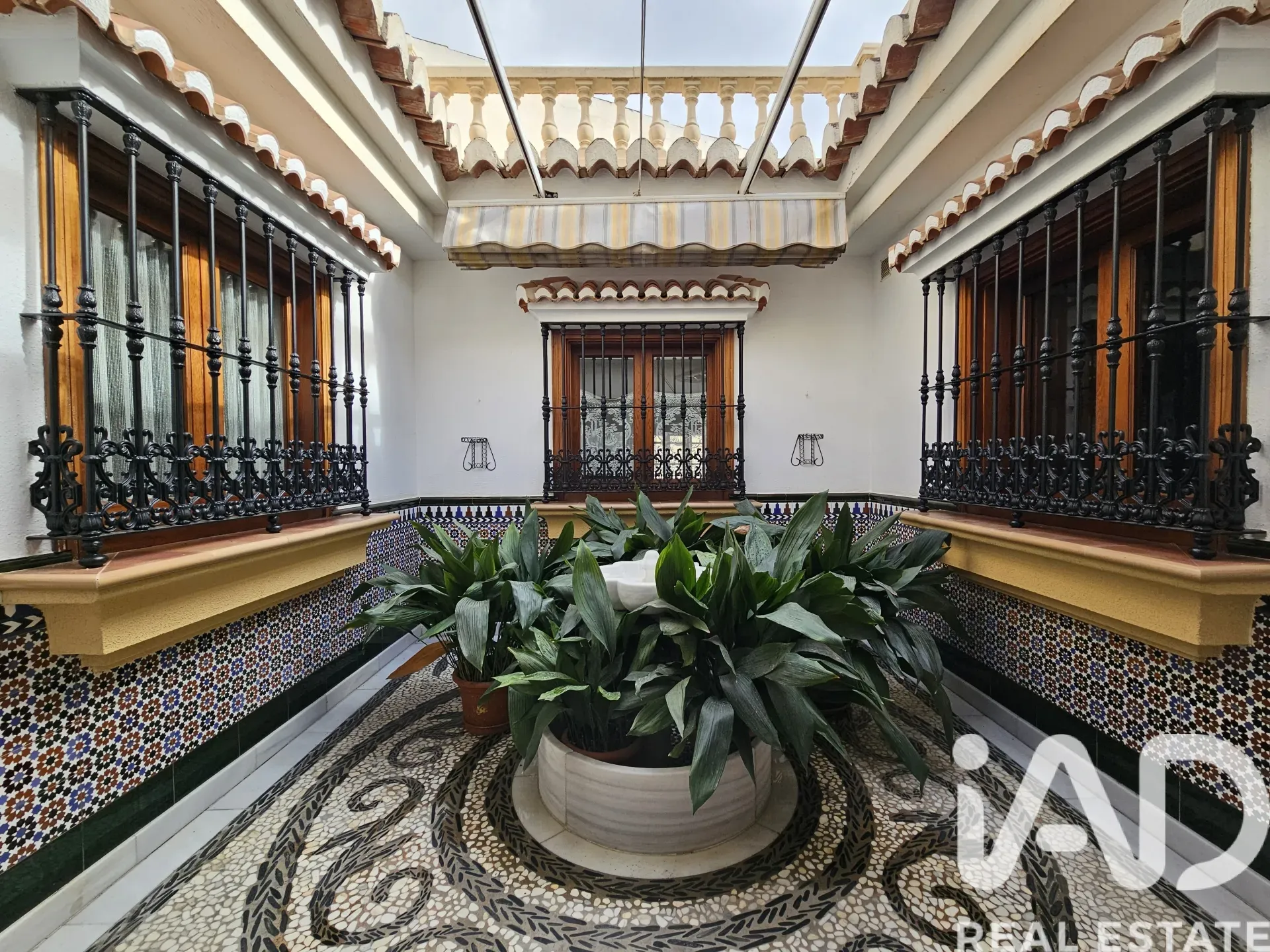 Spacious 4-Bedroom House with Balcony and Parking in Dúrcal, Andalusia - View image 7 of 37