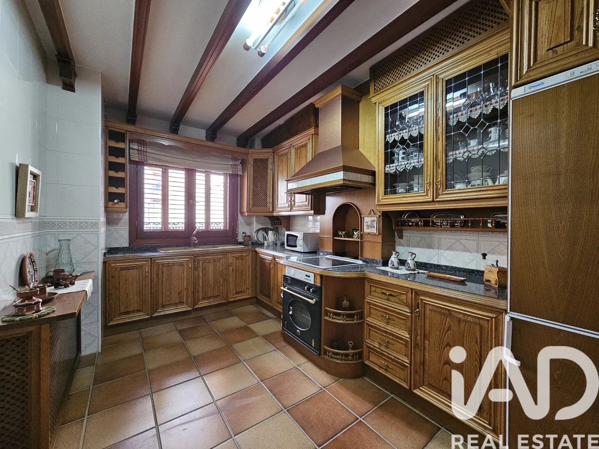 Spacious 4-Bedroom House with Balcony and Parking in Dúrcal, Andalusia - View image 10 of 37
