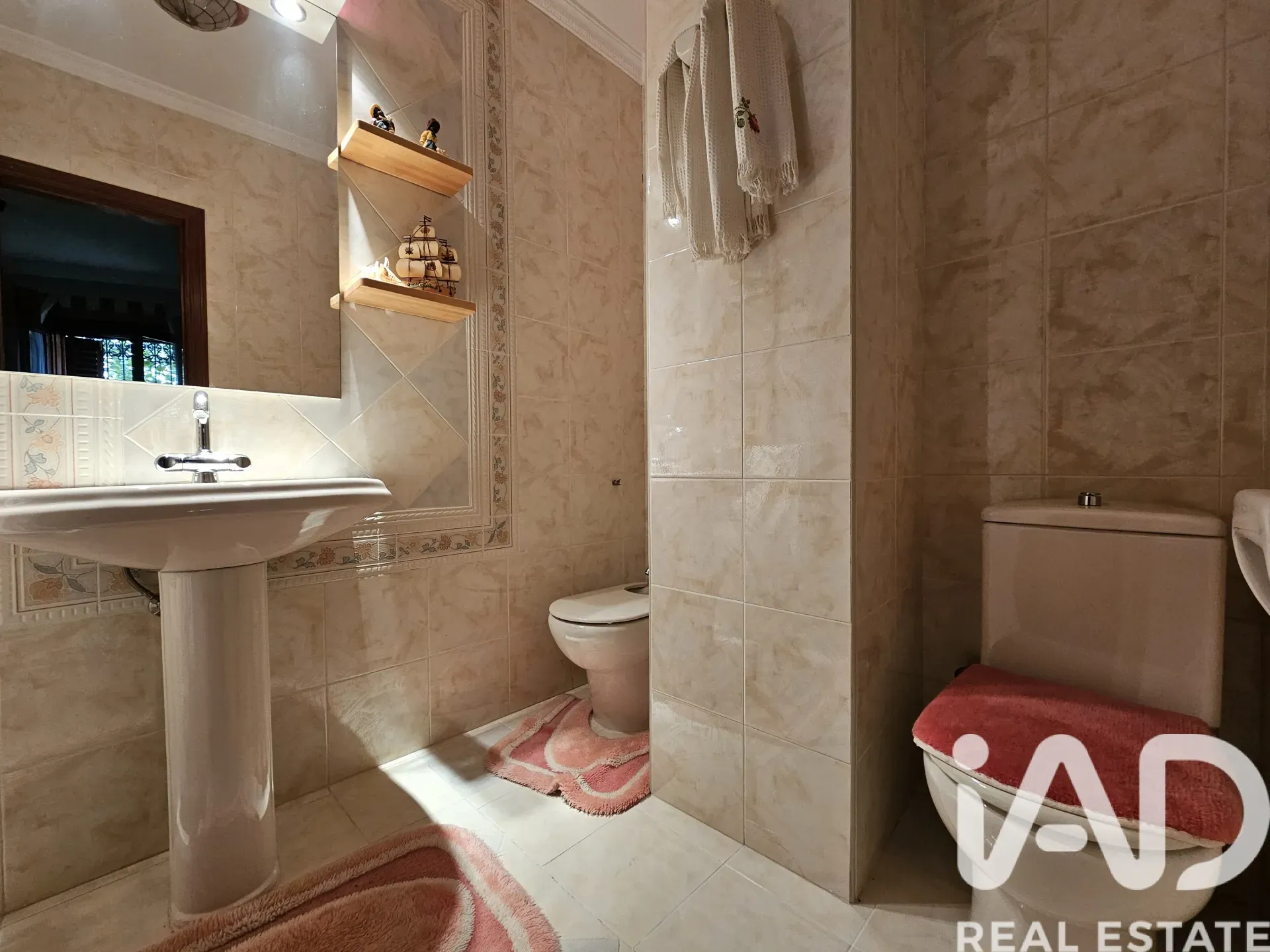 Spacious 4-Bedroom House with Balcony and Parking in Dúrcal, Andalusia - View image 20 of 37