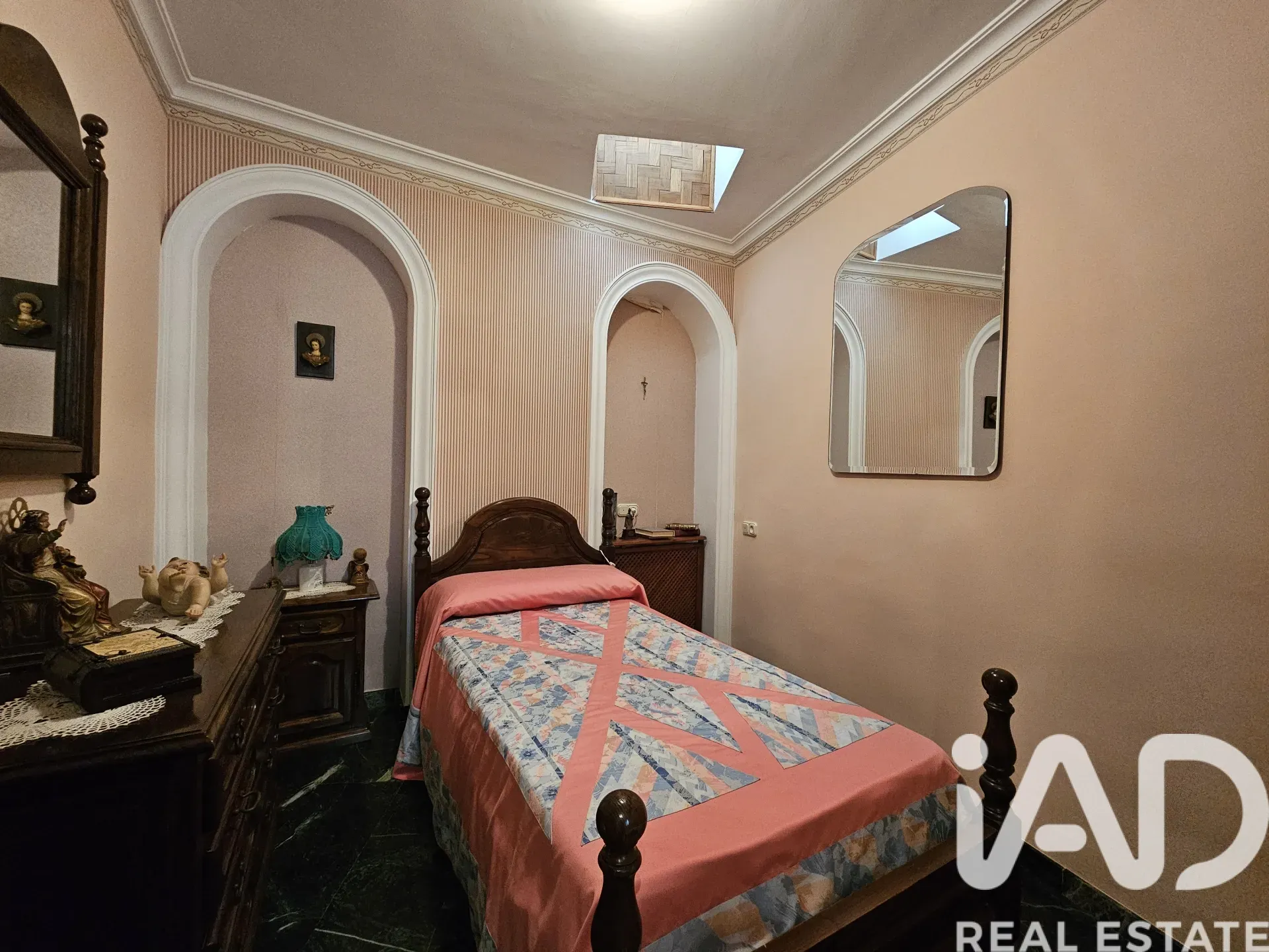 Spacious 4-Bedroom House with Balcony and Parking in Dúrcal, Andalusia - View image 21 of 37