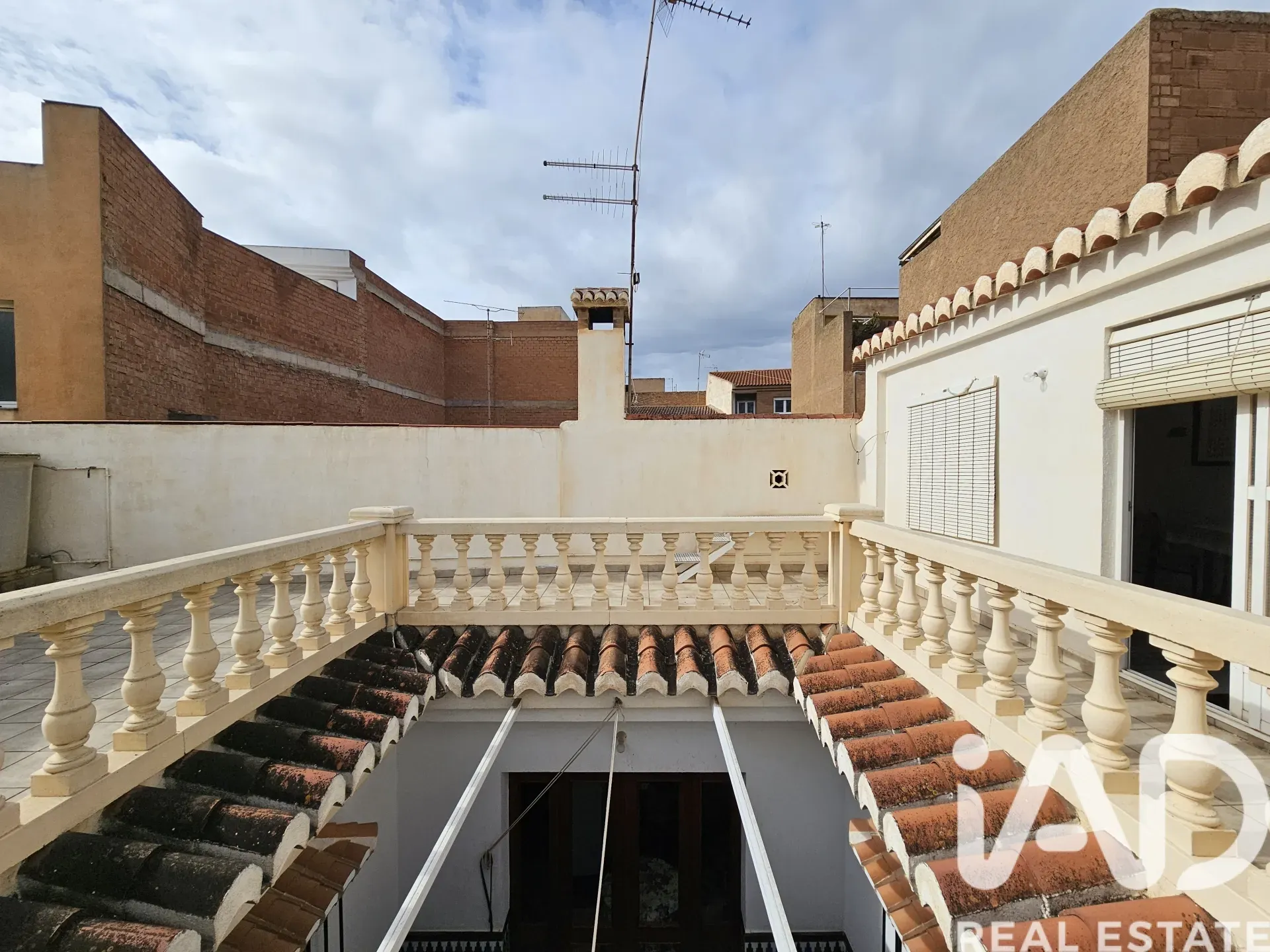 Spacious 4-Bedroom House with Balcony and Parking in Dúrcal, Andalusia - View image 26 of 37