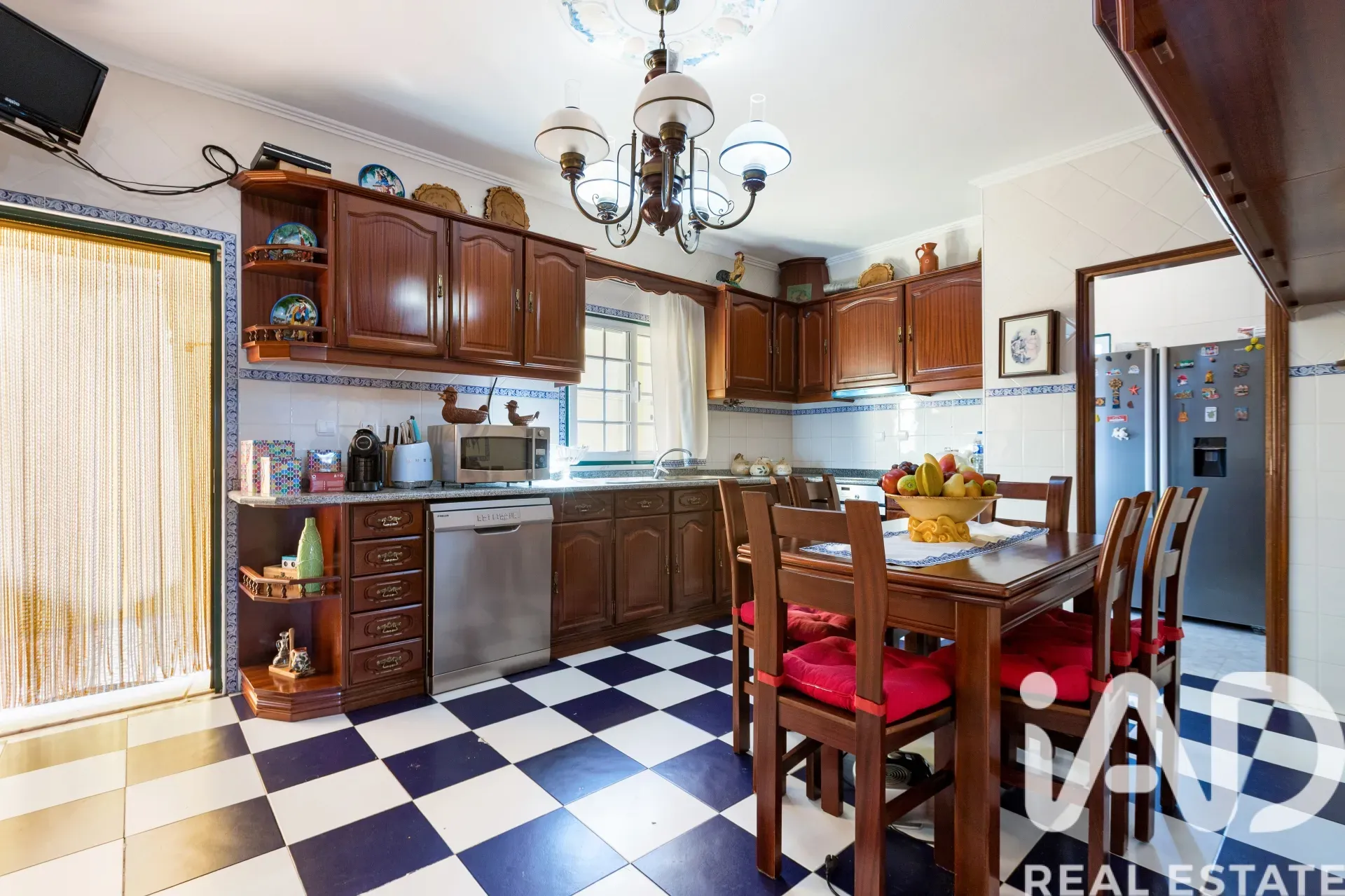 Rummeligt hus med 4 soveværelser, altan og parkeringsplads i Vila Viçosa - Vis billede 13 af 36