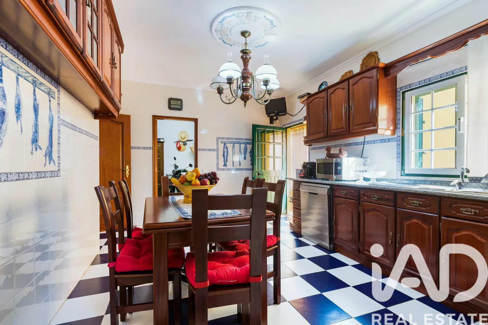 Rummeligt hus med 4 soveværelser, altan og parkeringsplads i Vila Viçosa - Vis billede 14 af 36