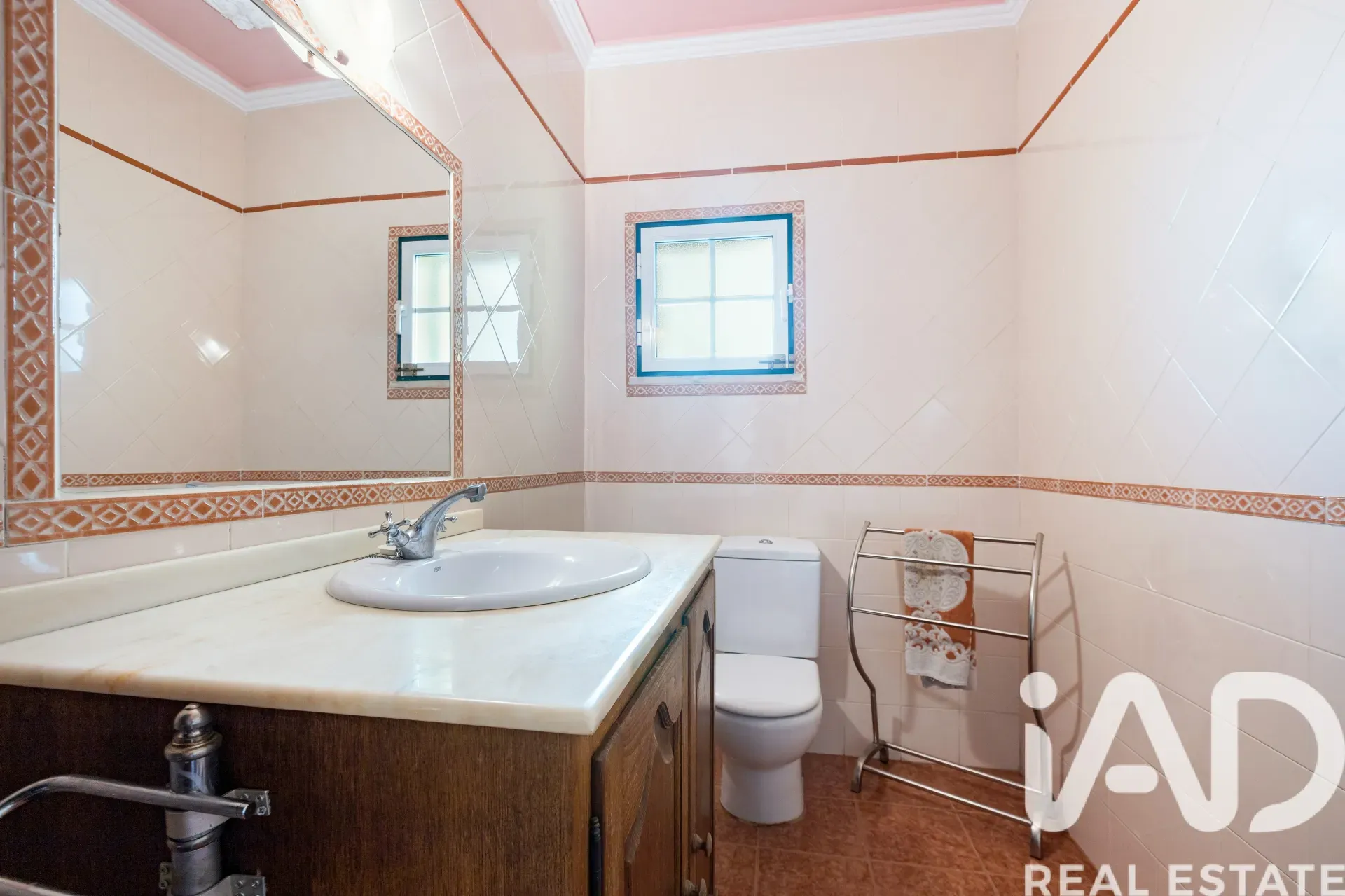 Rummeligt hus med 4 soveværelser, altan og parkeringsplads i Vila Viçosa - Vis billede 22 af 36