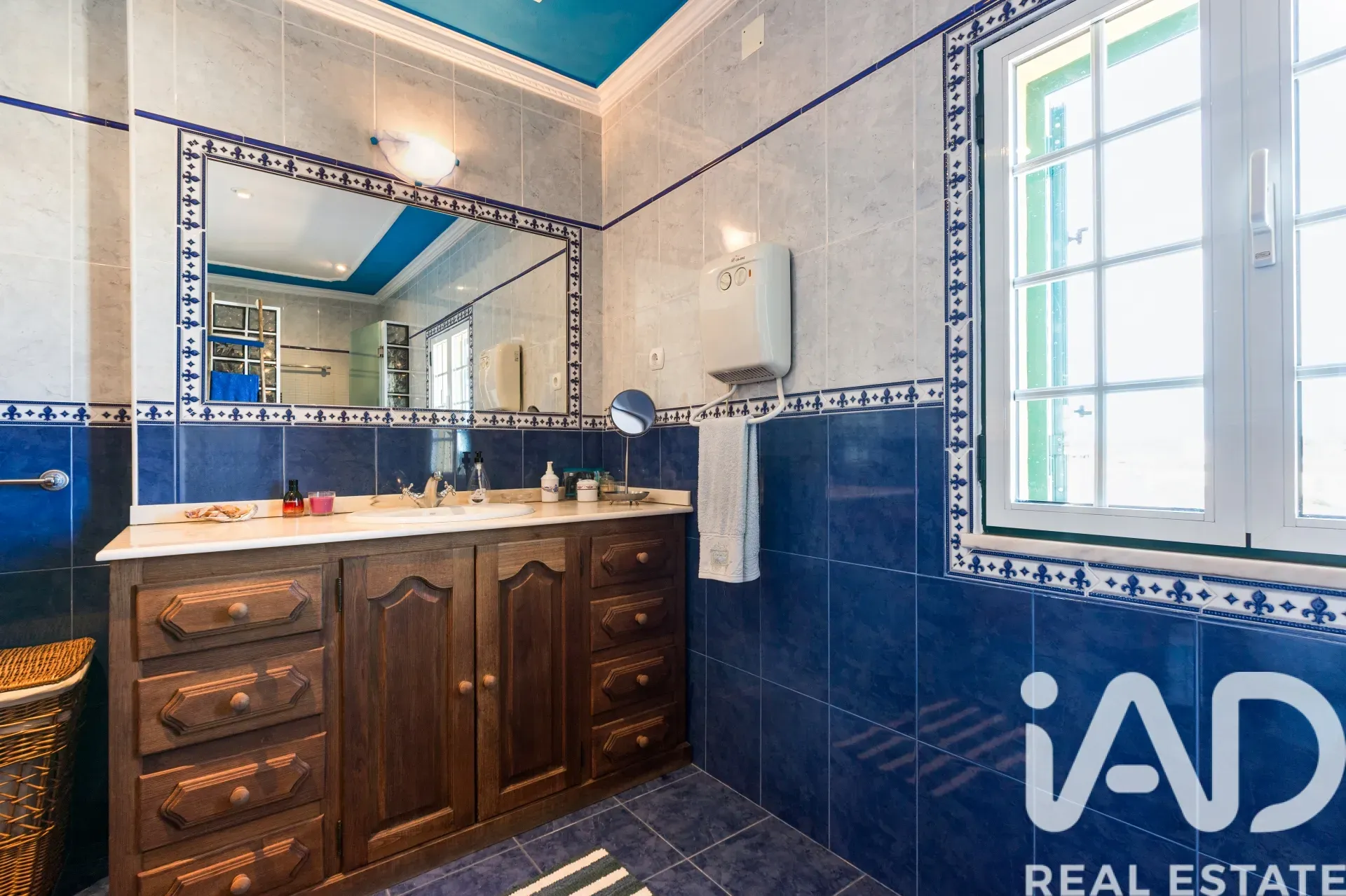 Rummeligt hus med 4 soveværelser, altan og parkeringsplads i Vila Viçosa - Vis billede 24 af 36